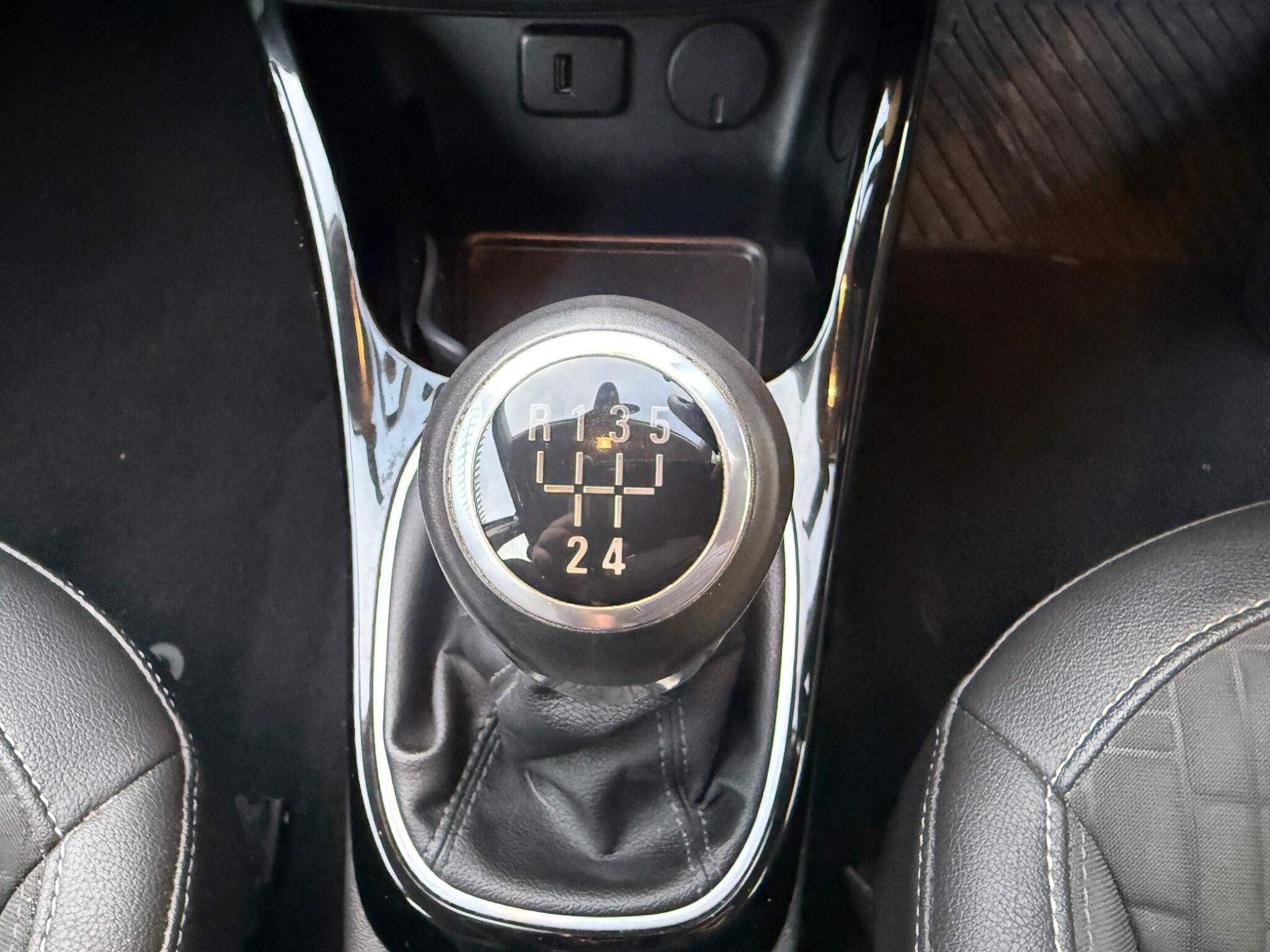 2016 Vauxhall Corsa image 18