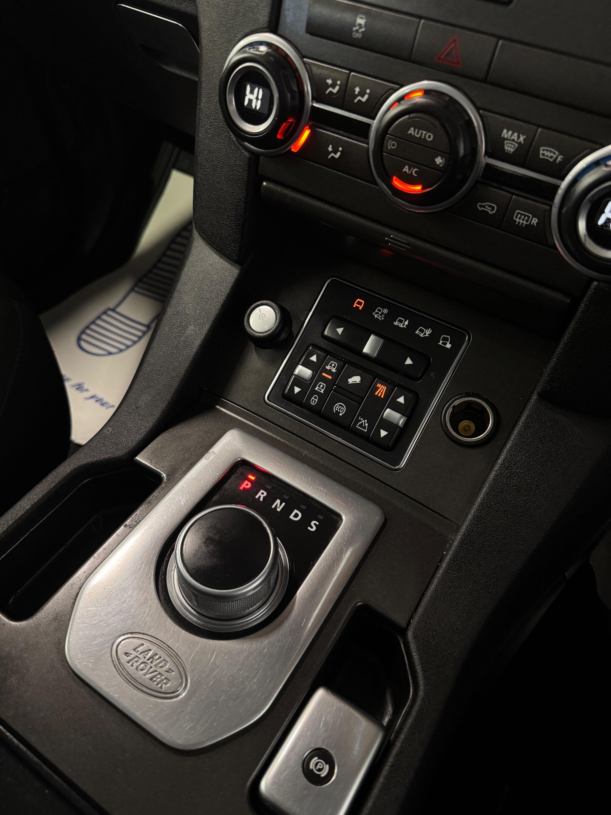 Land Rover Discovery view 18