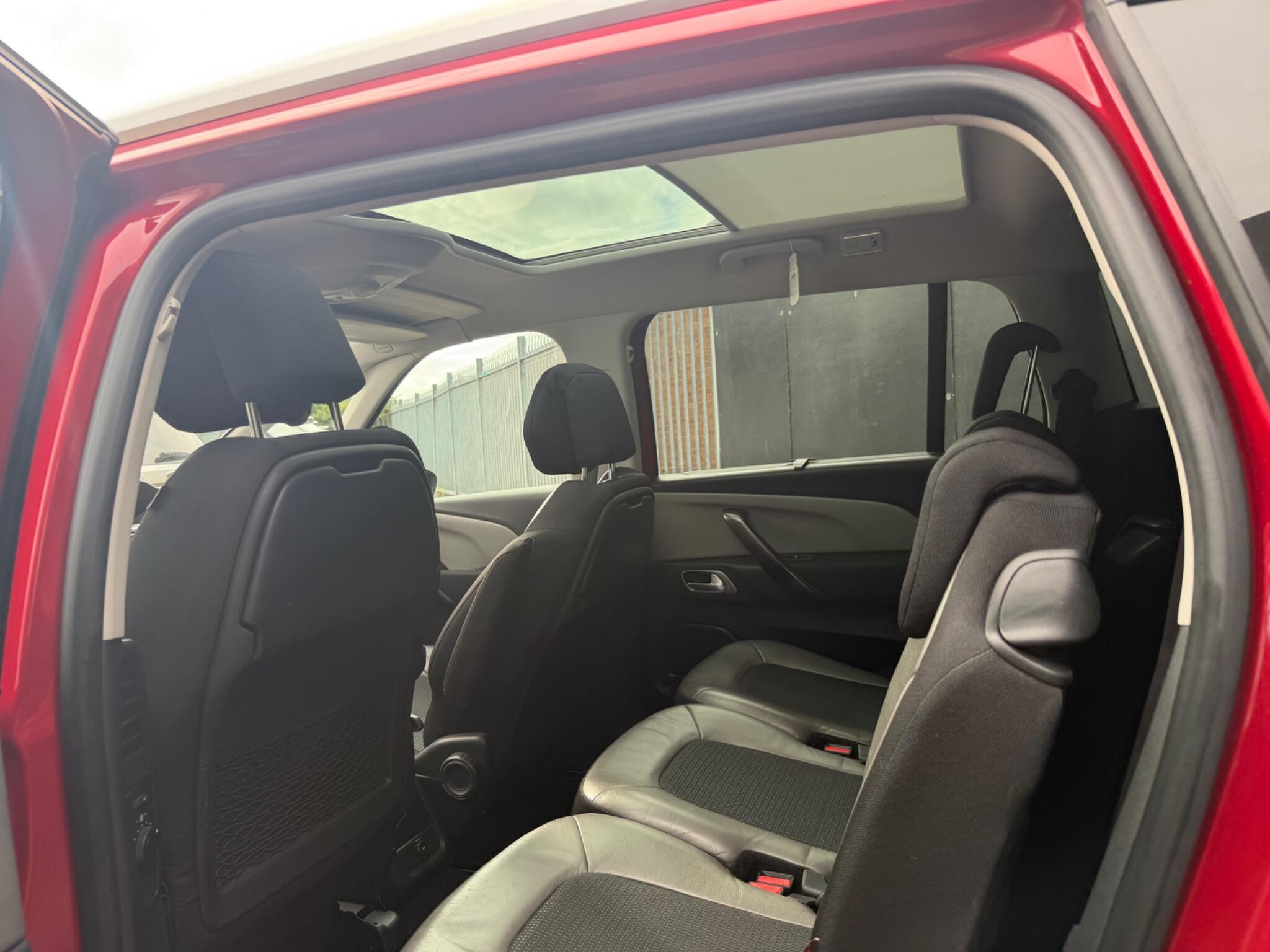 Citroen Grand C4 Picasso view 9