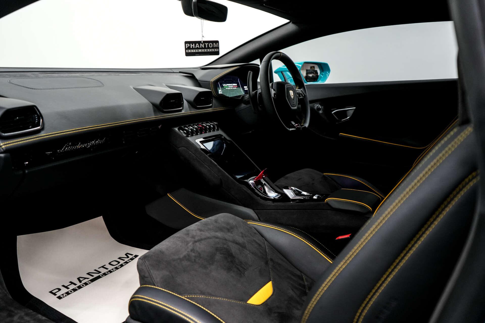 Lamborghini Huracan view 36