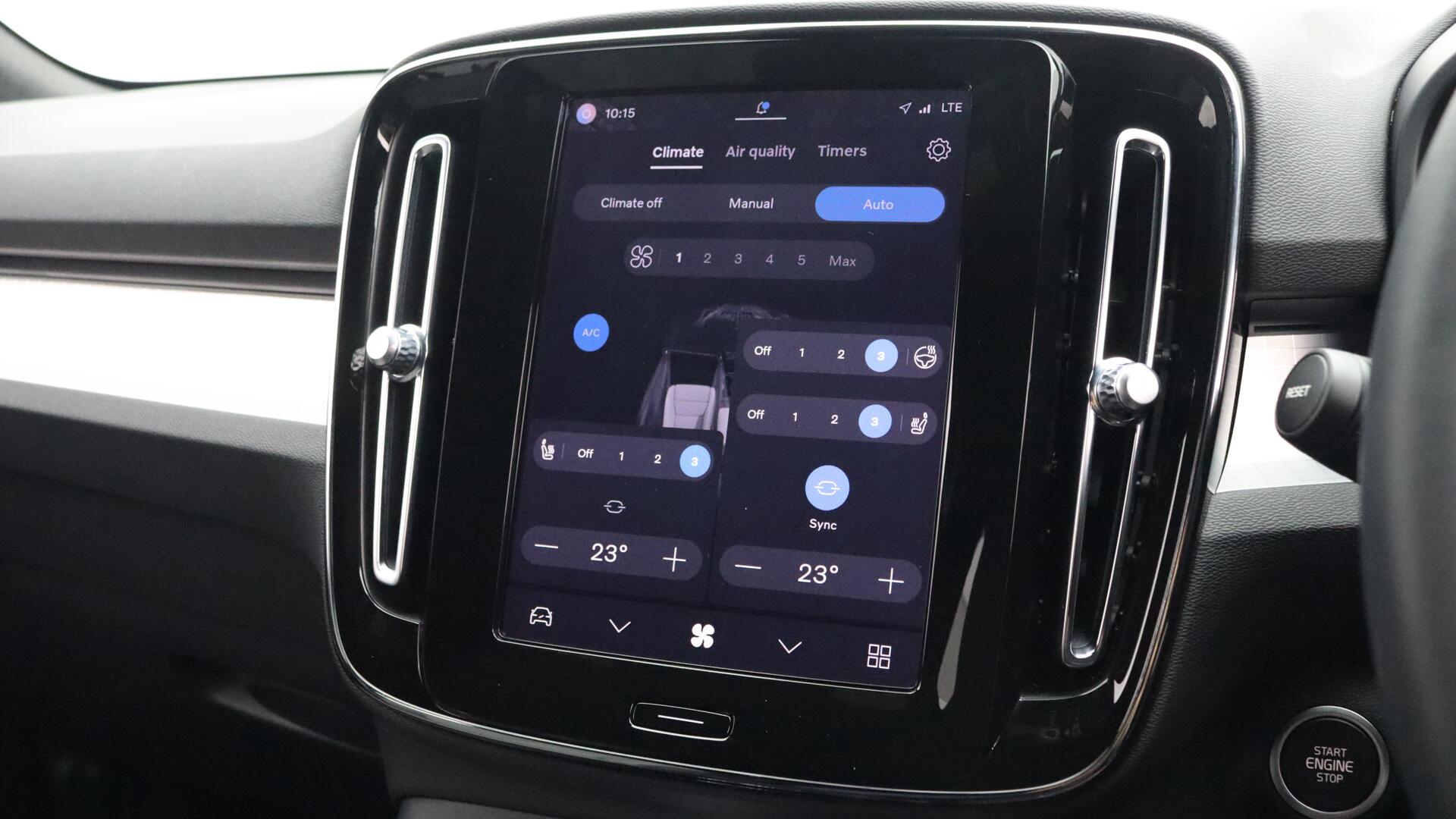 Volvo XC40 view 35