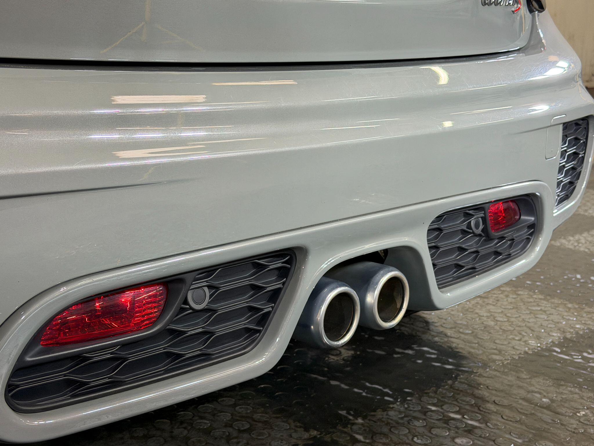 Mini Hatch view 10