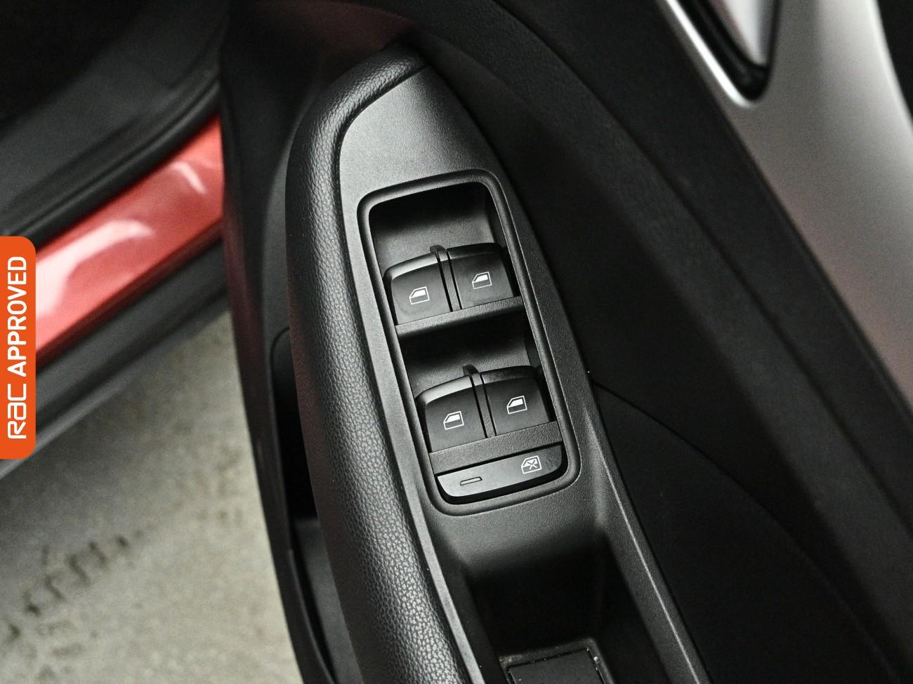 MG ZS view 27