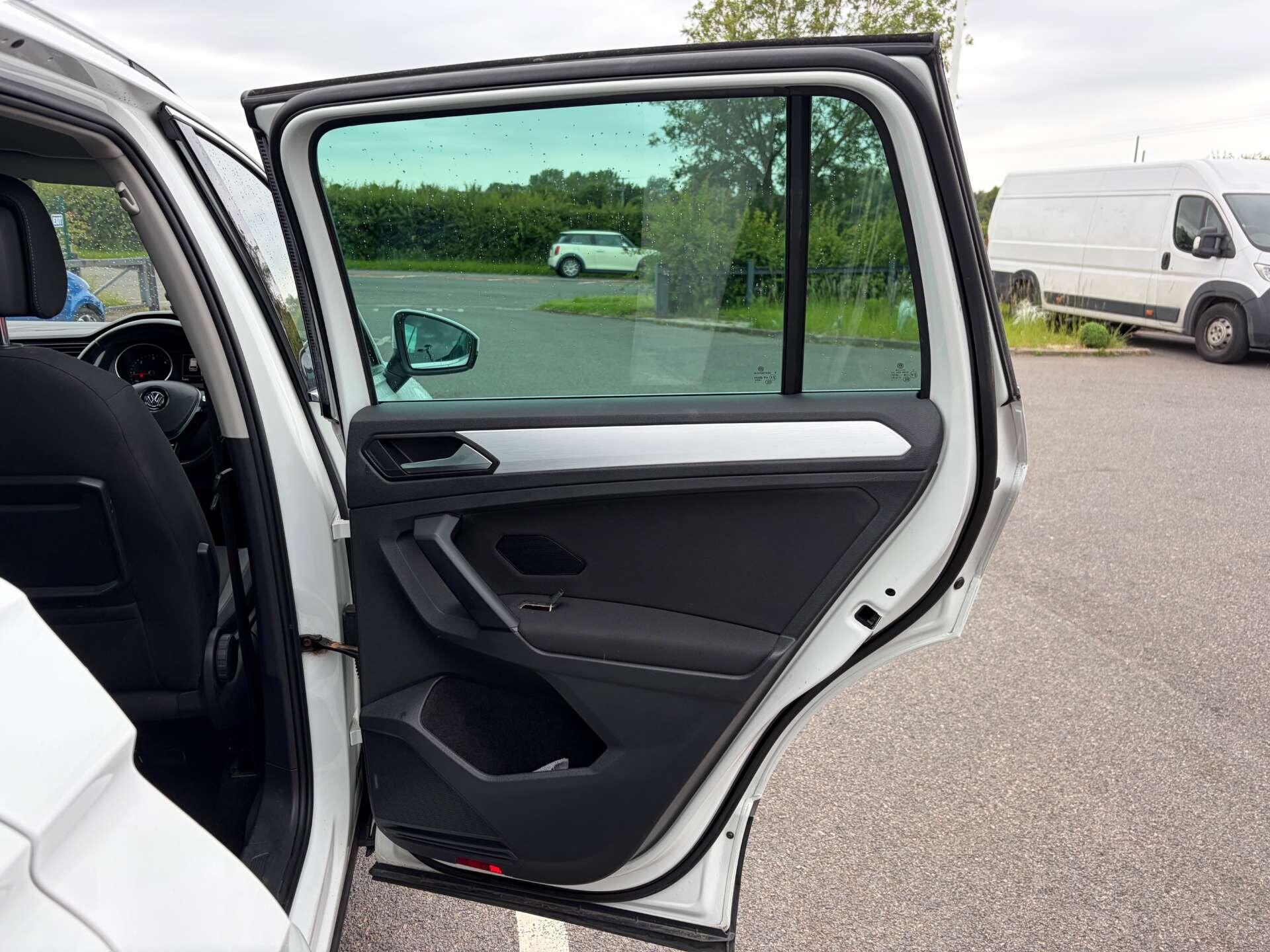 Volkswagen Tiguan view 26