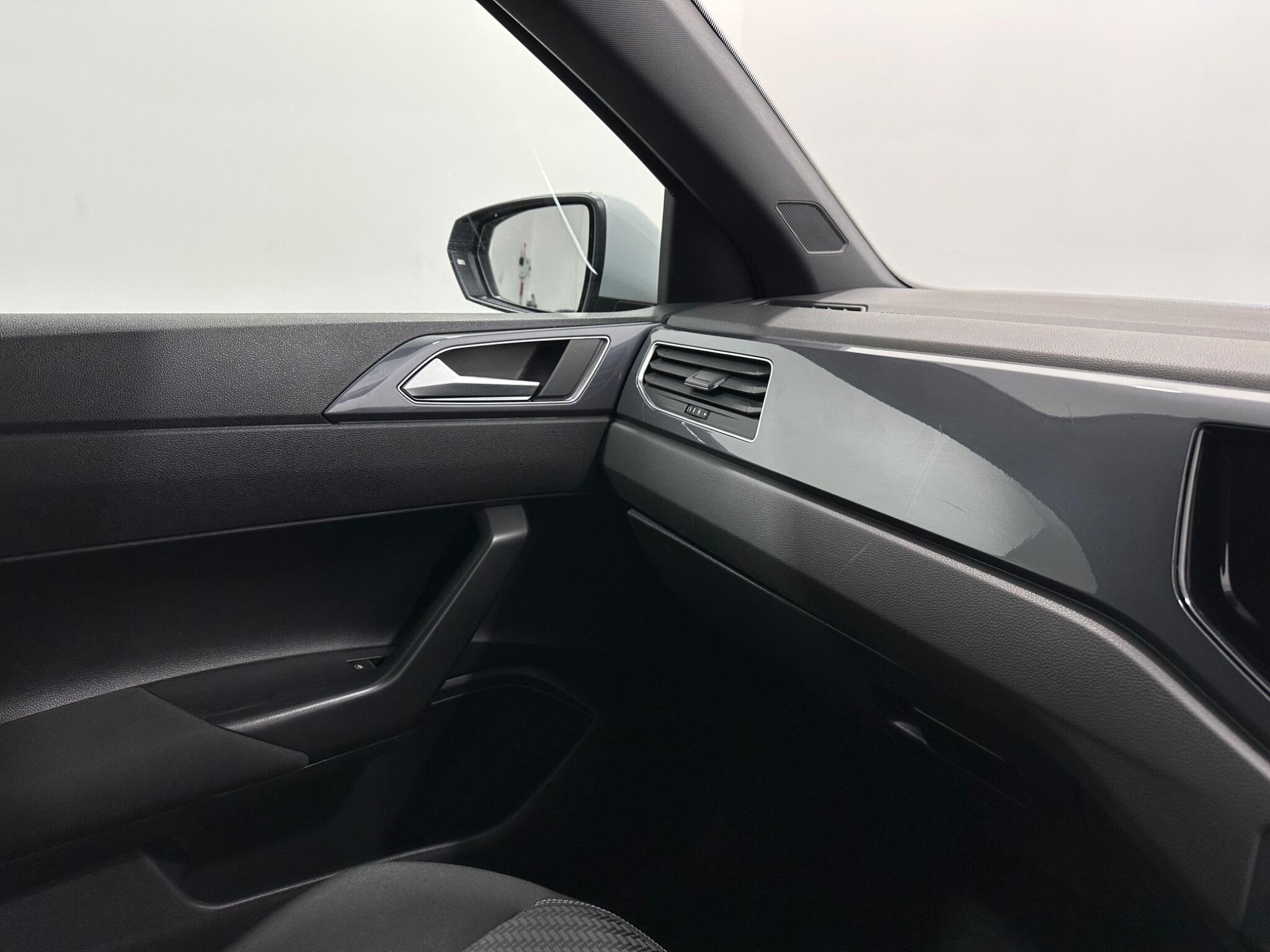 Volkswagen Polo view 26