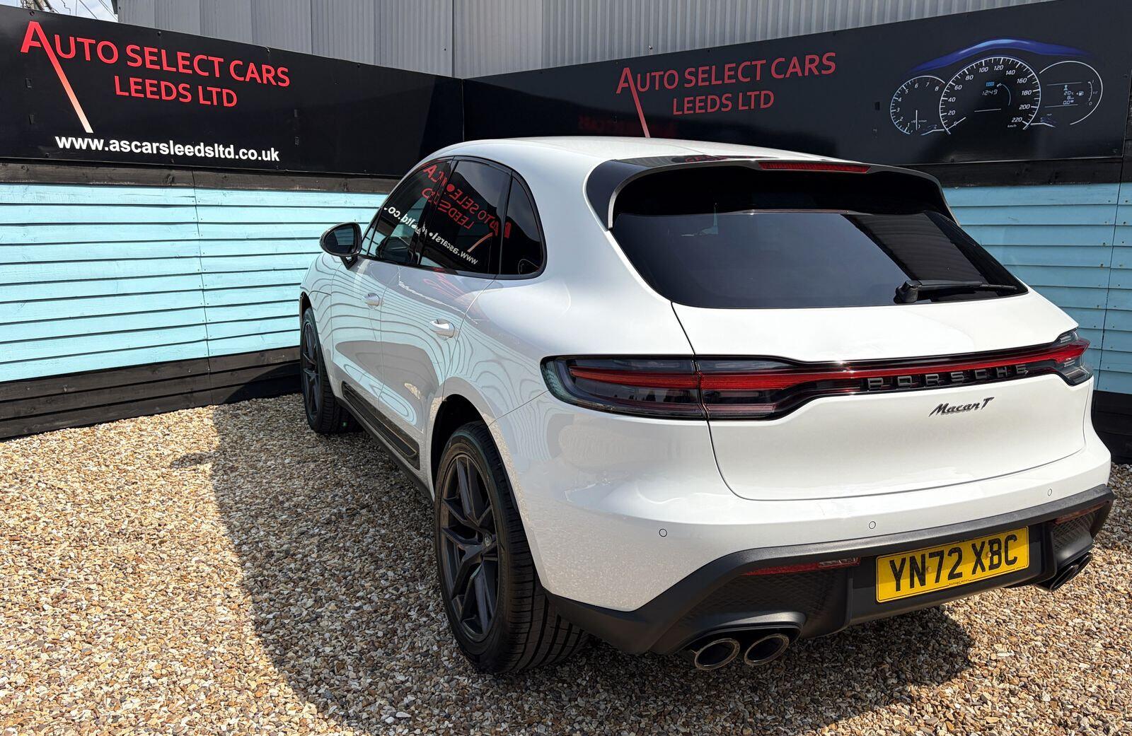 Porsche Macan view 43