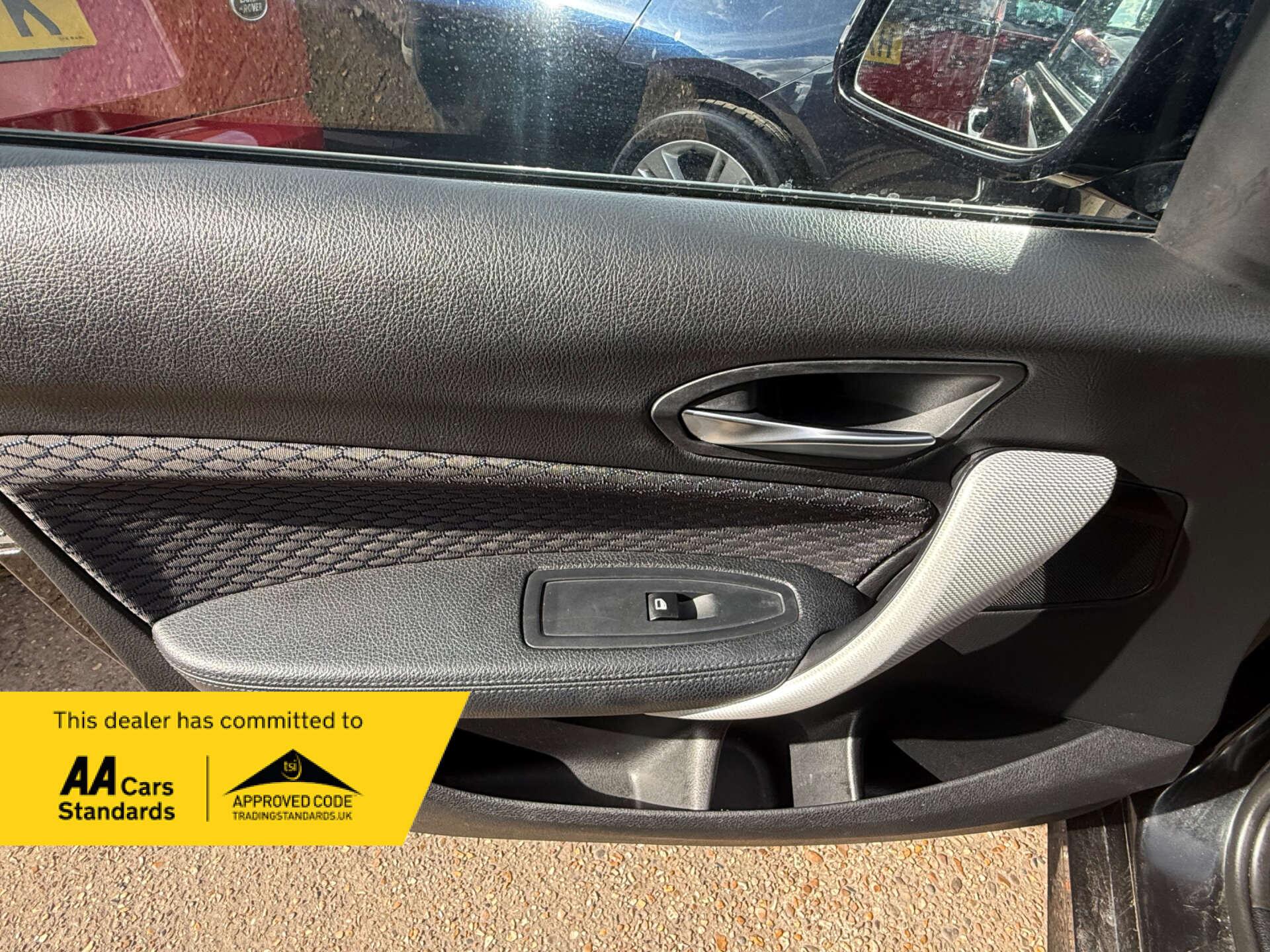 BMW 1 Series view 25