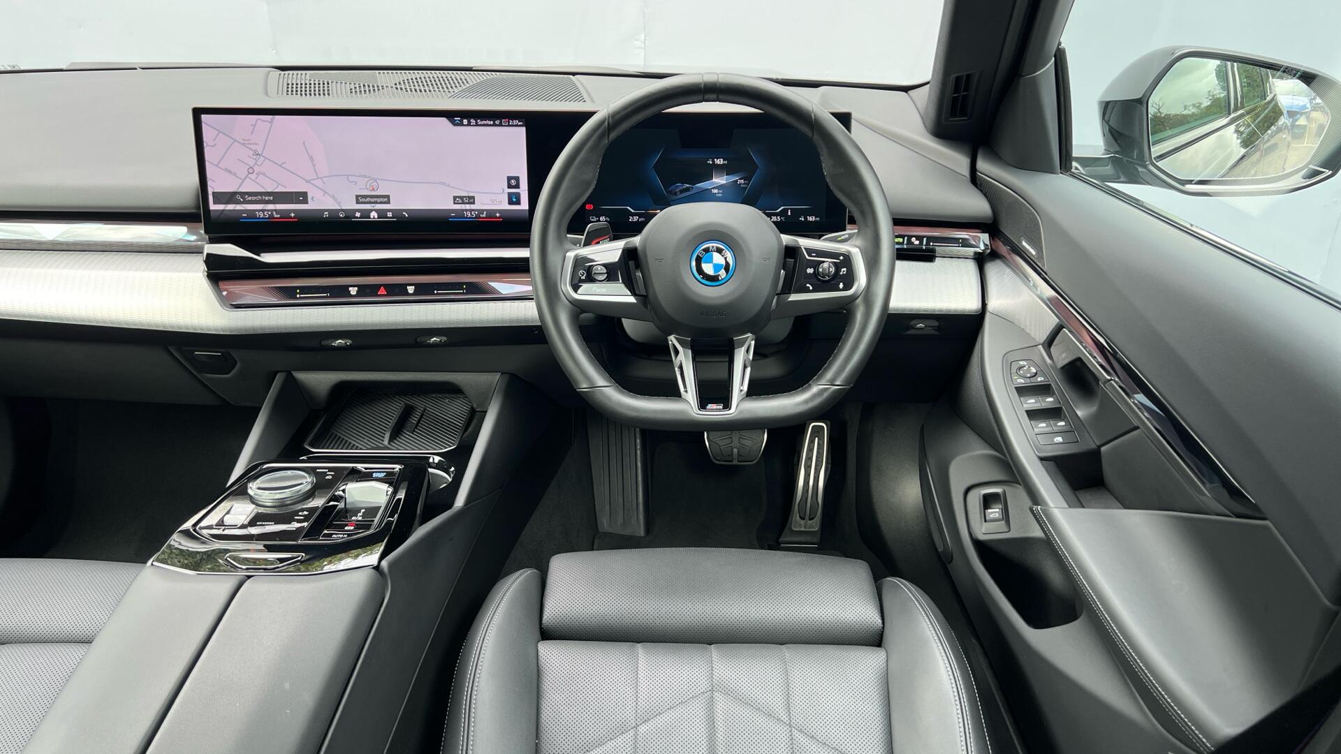 BMW I5 view 6