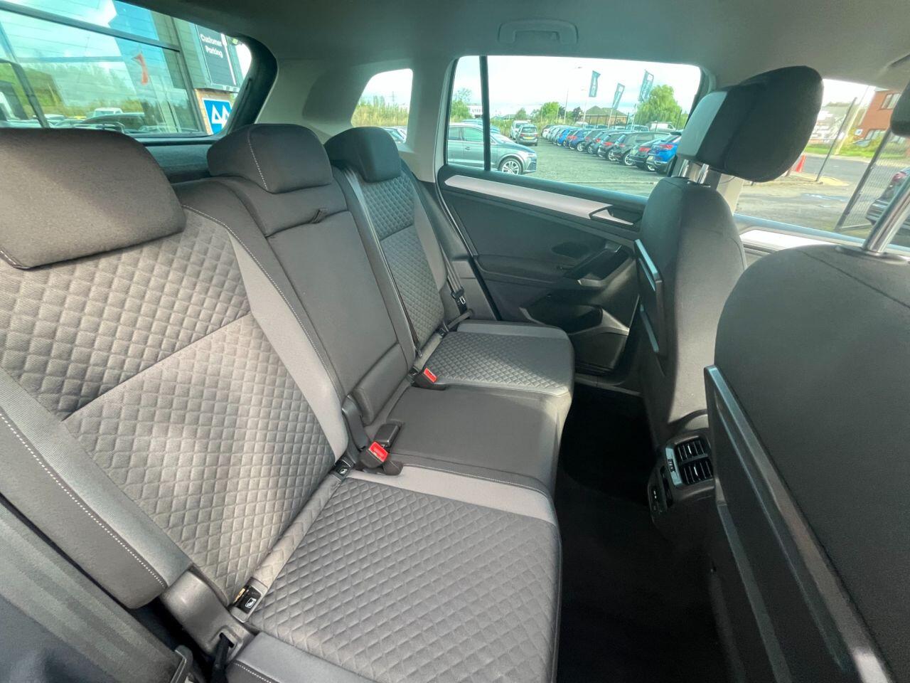 Volkswagen Tiguan view 14