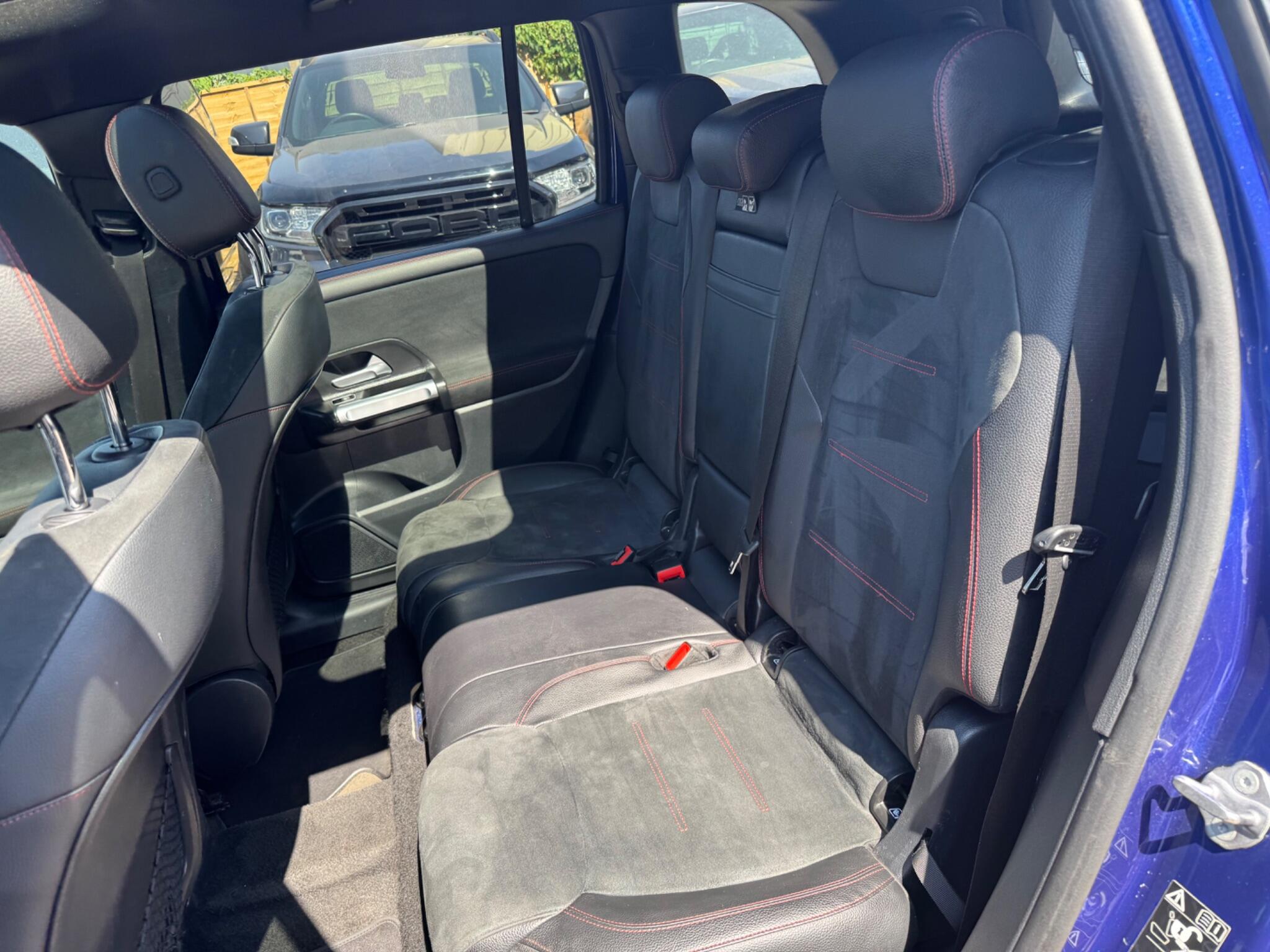 Mercedes-Benz GLB view 19