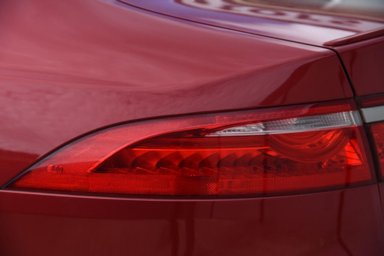 Jaguar XF view 17