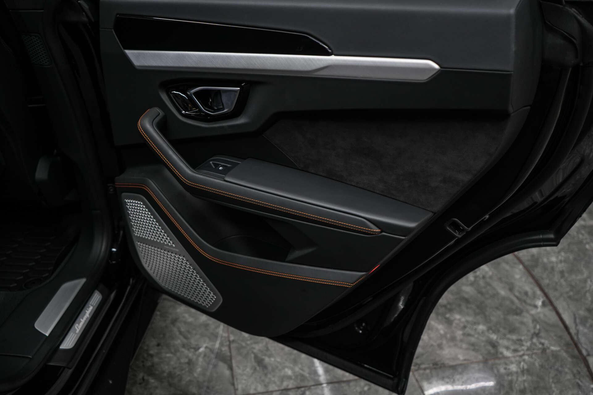 Lamborghini Urus view 41