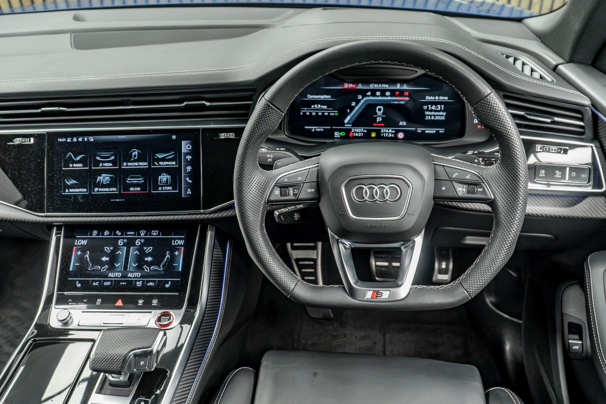 Audi SQ8 view 25