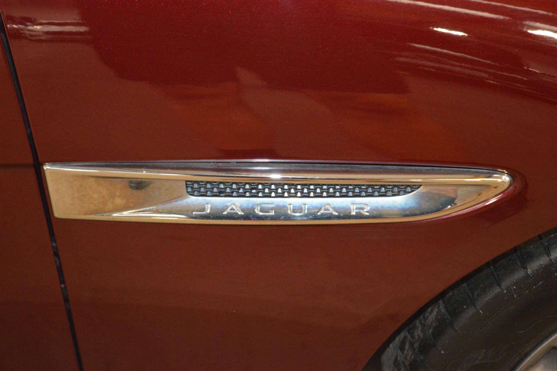 Jaguar Xe view 37