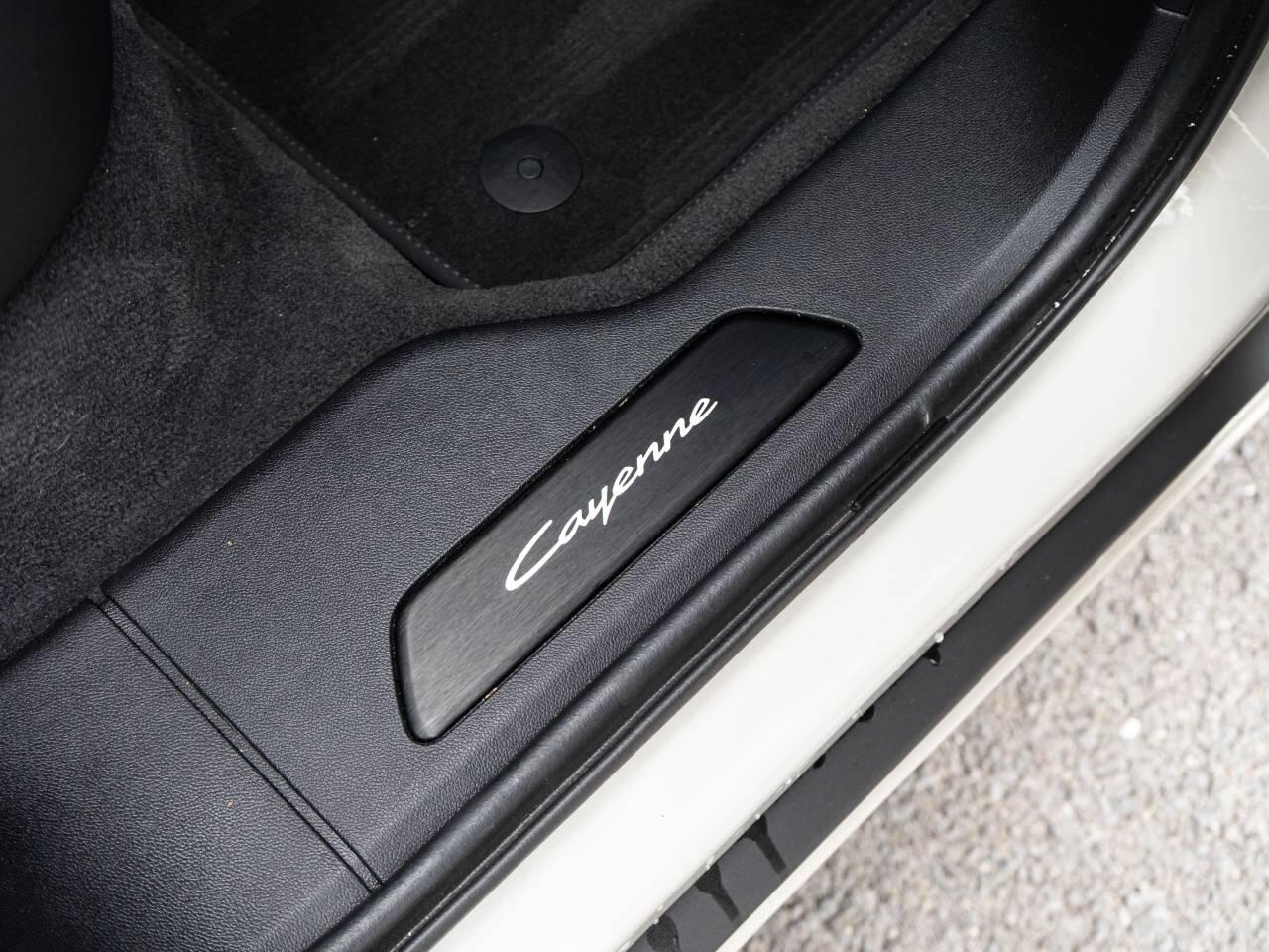 Porsche Cayenne view 48