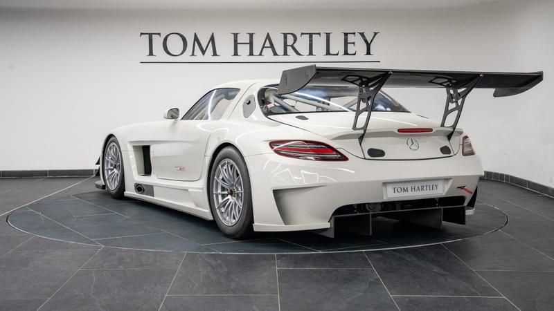 Mercedes-Benz SLS view 5