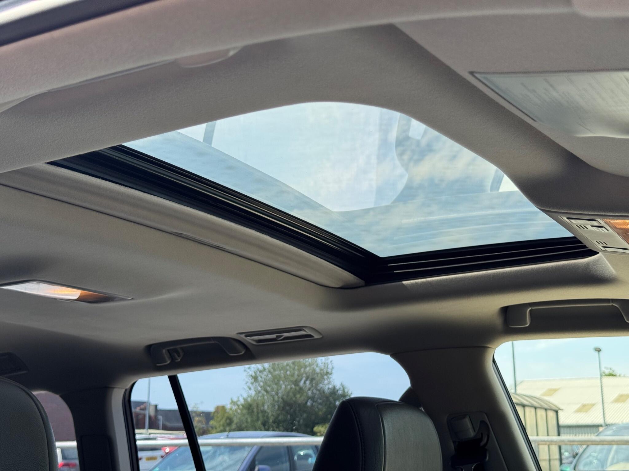 Toyota Land Cruiser view 35