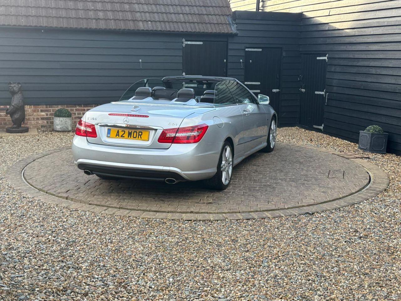 Mercedes-Benz E Class view 3