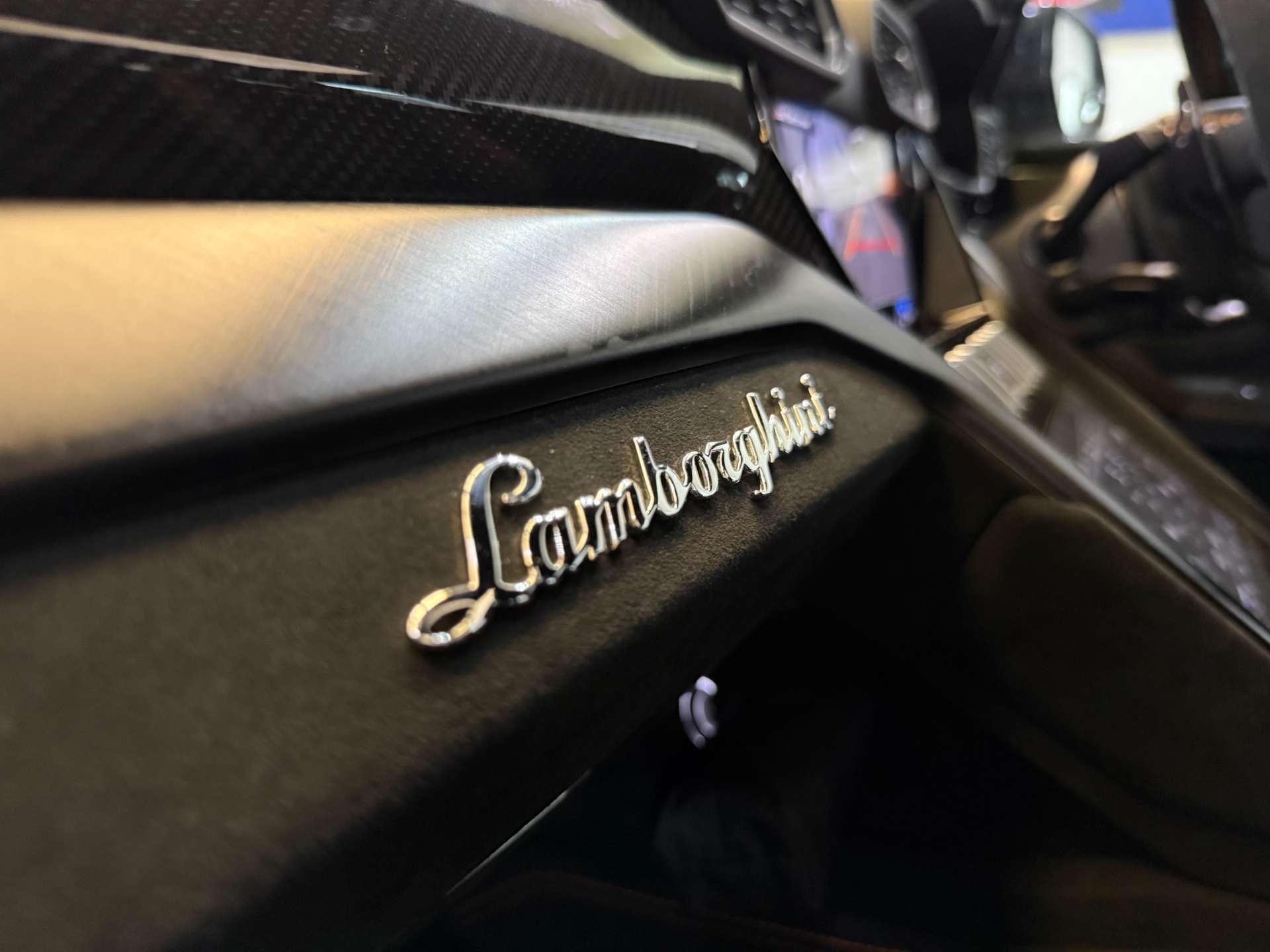 Lamborghini Urus view 62