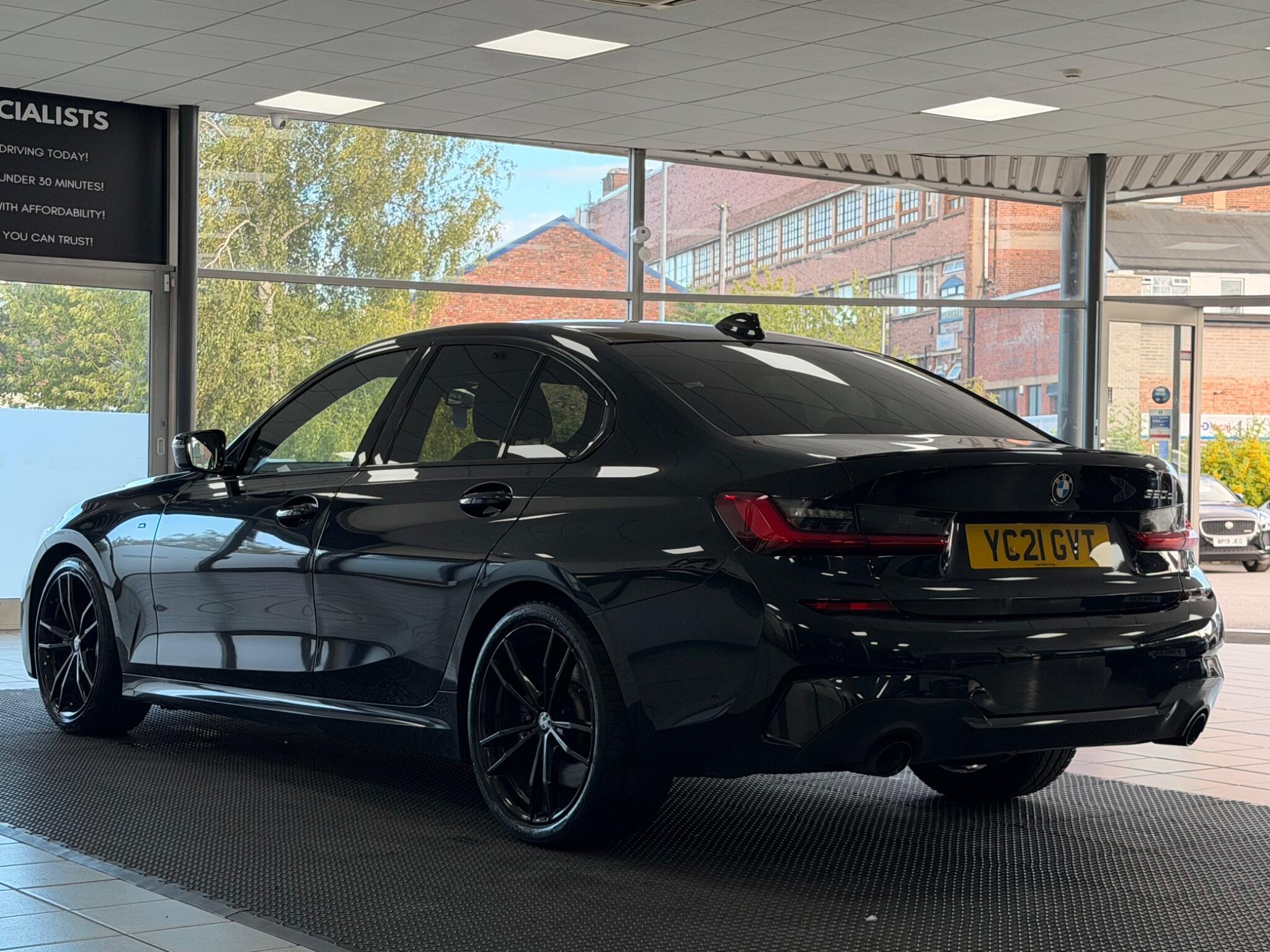 BMW 3 Series view 4
