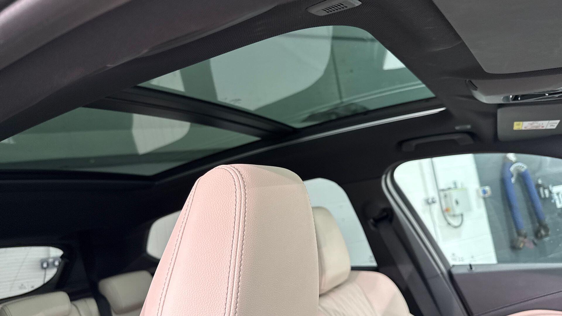 BMW Ix1 view 22