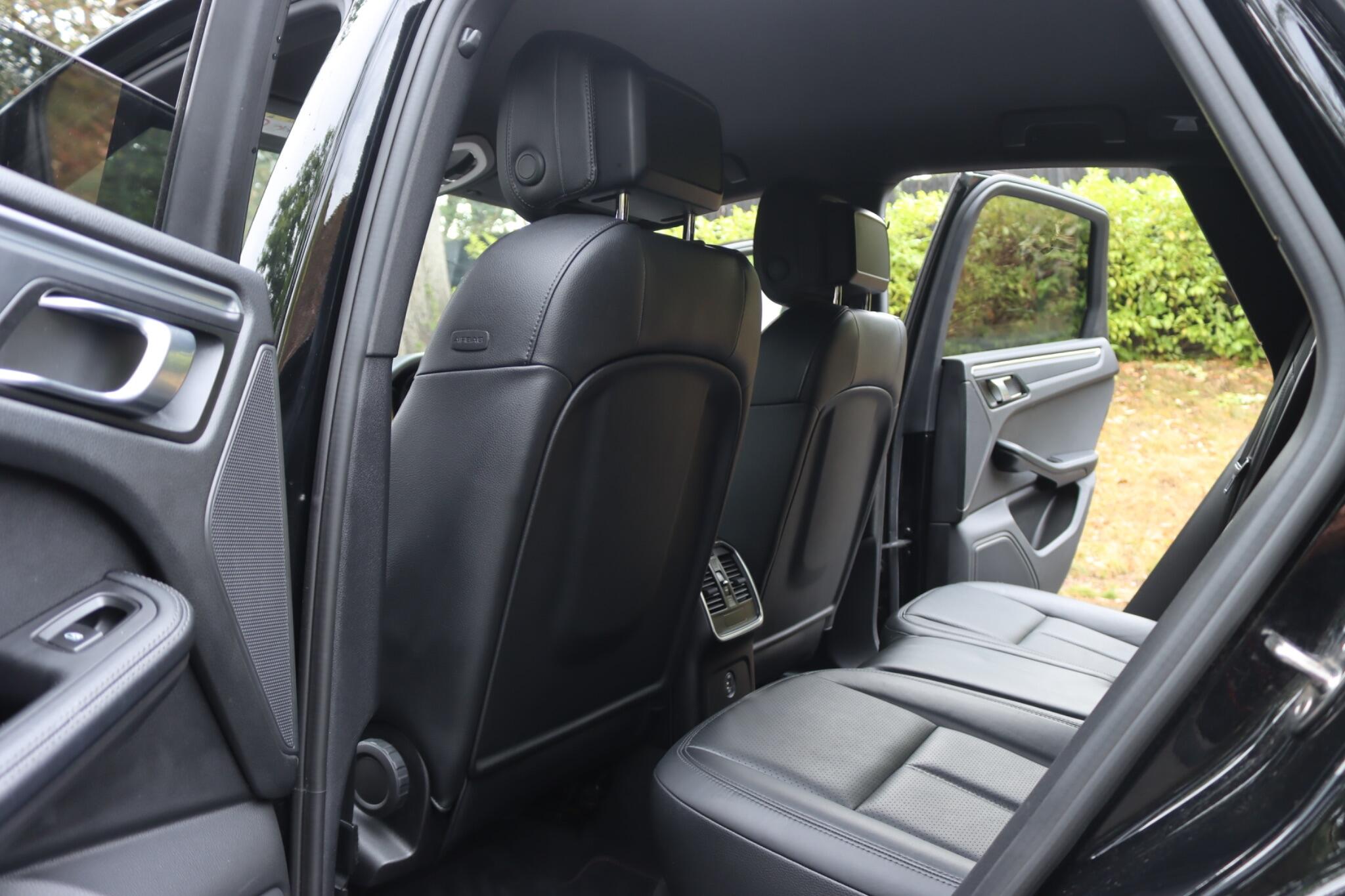 Porsche Macan view 7