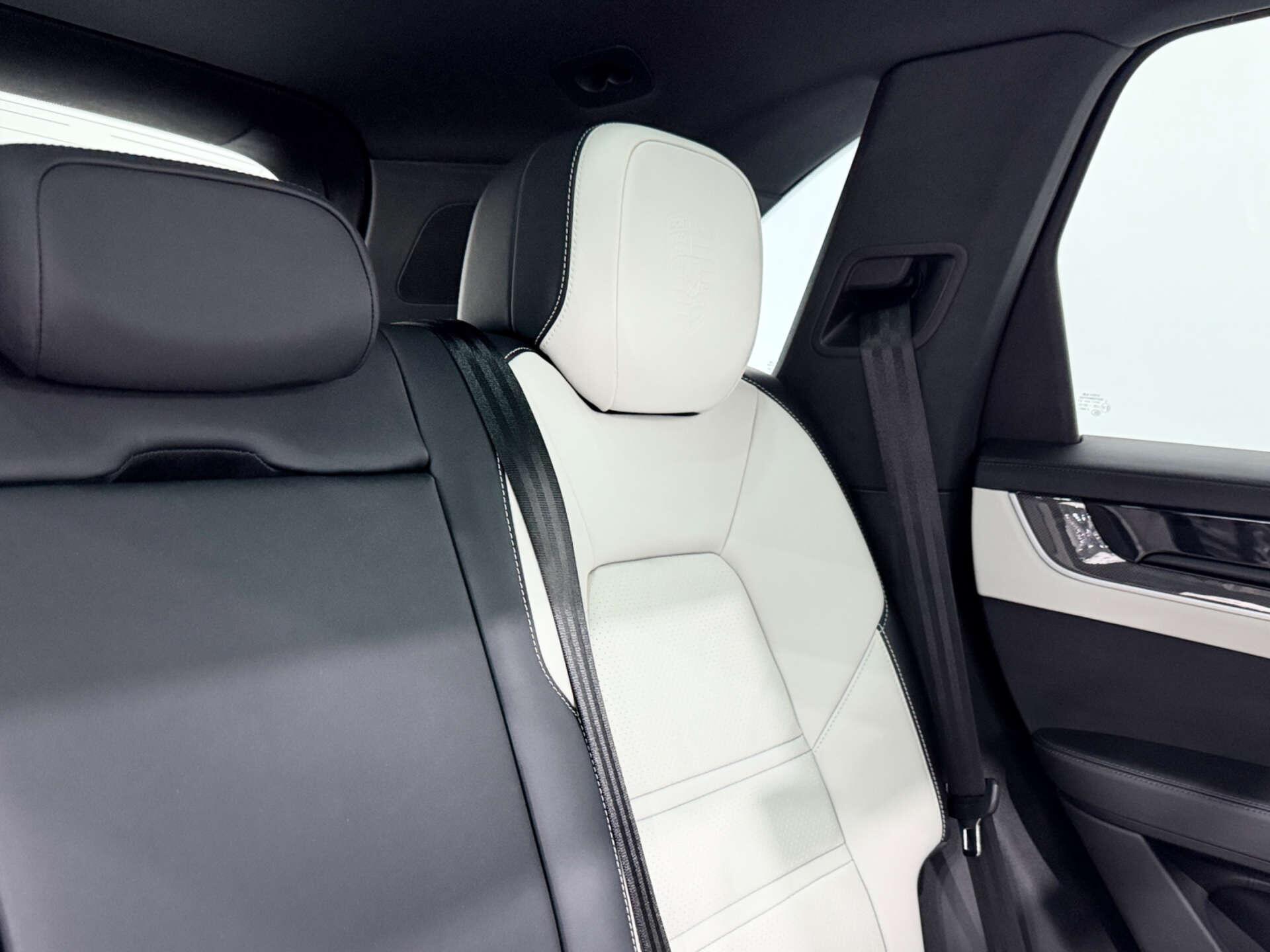 Porsche Cayenne view 14