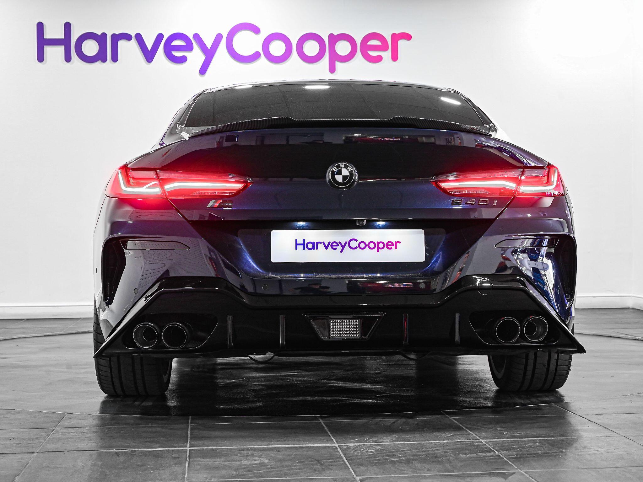 BMW 8 Series view 22