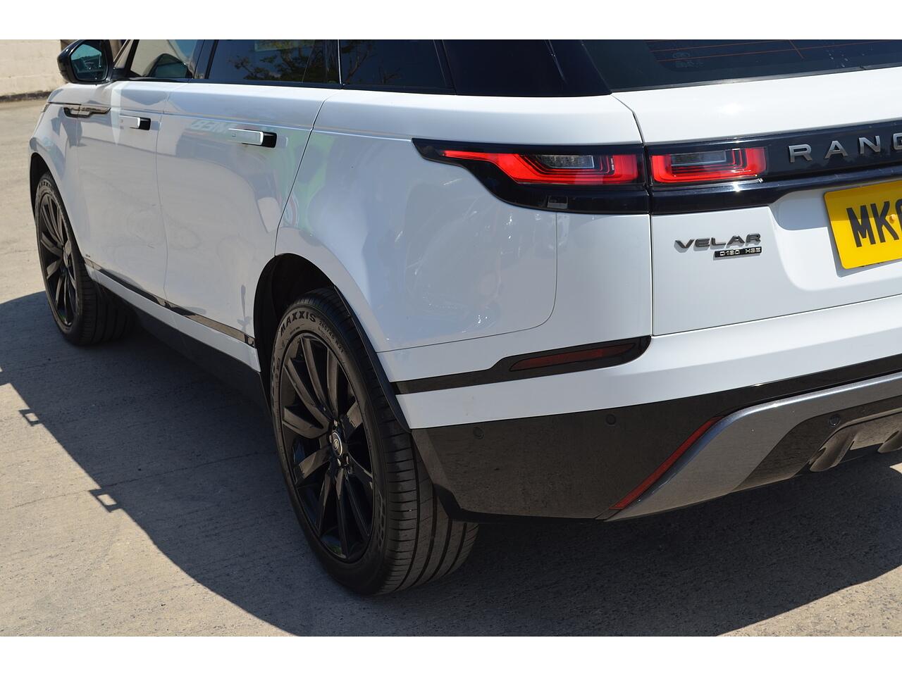 Land Rover Range Rover Velar view 43