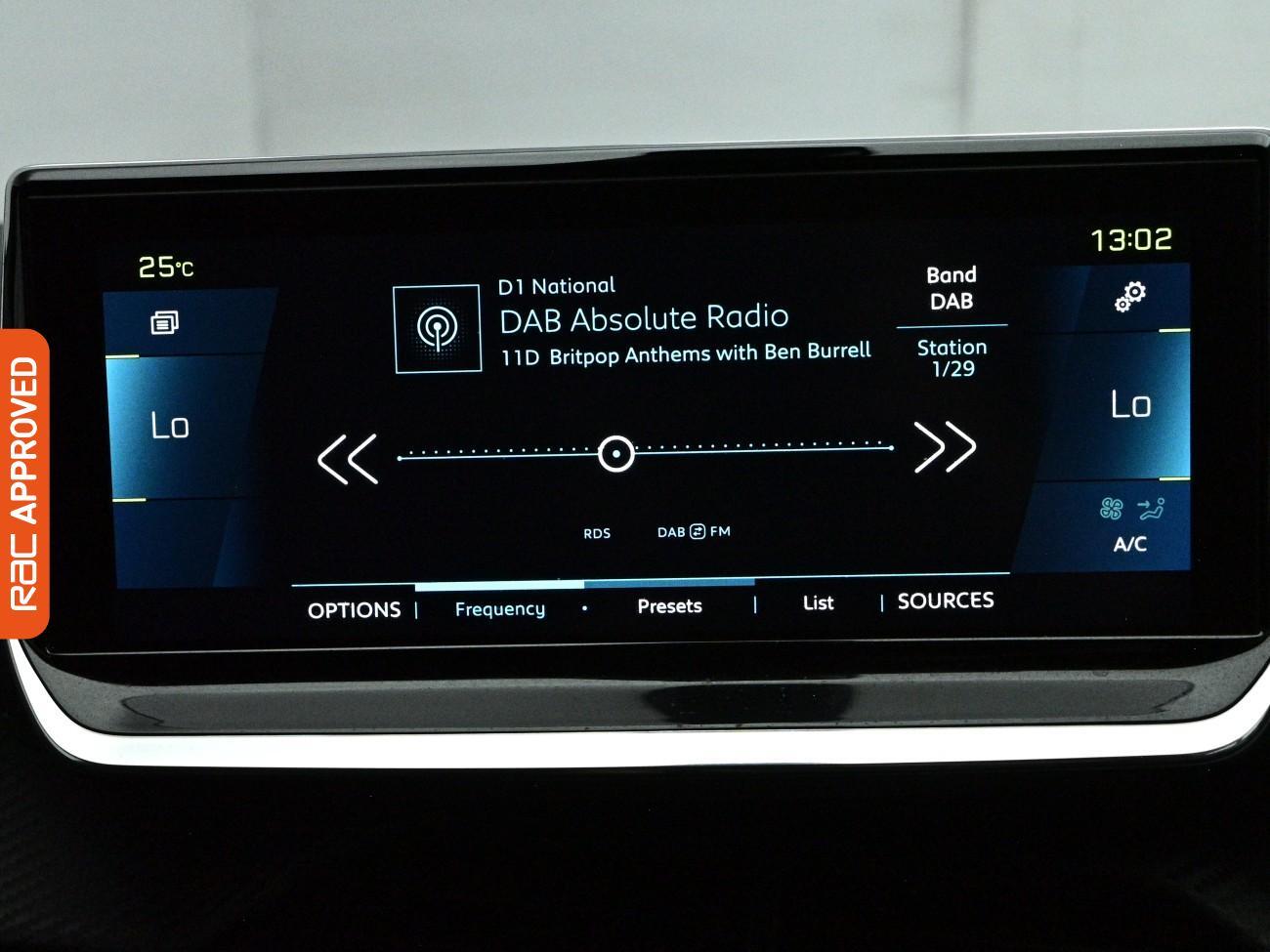 Peugeot e-208 view 14