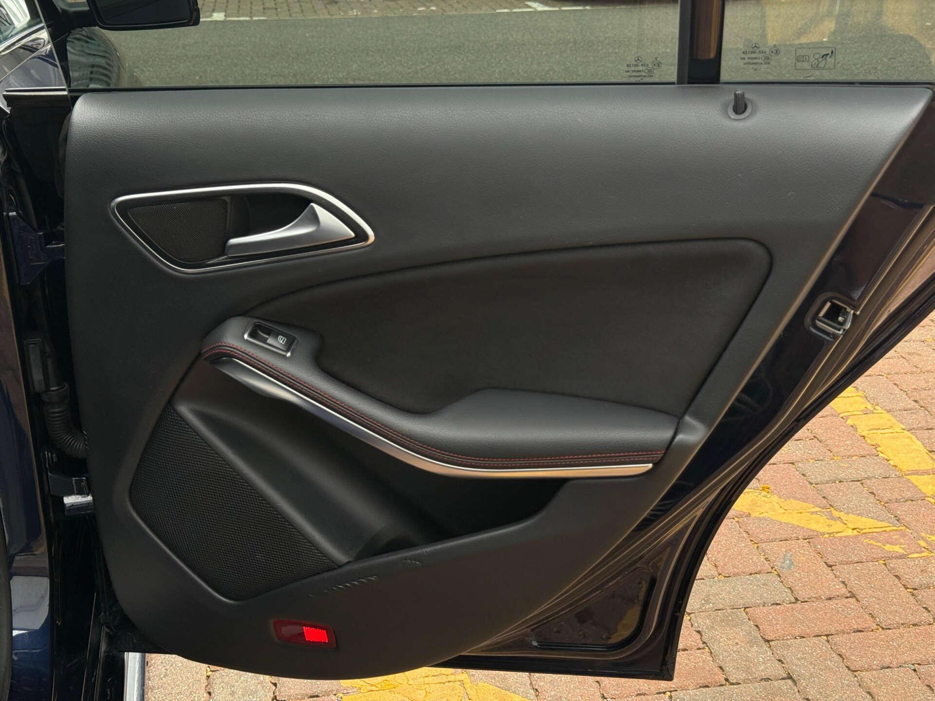 Mercedes-Benz Cla view 25