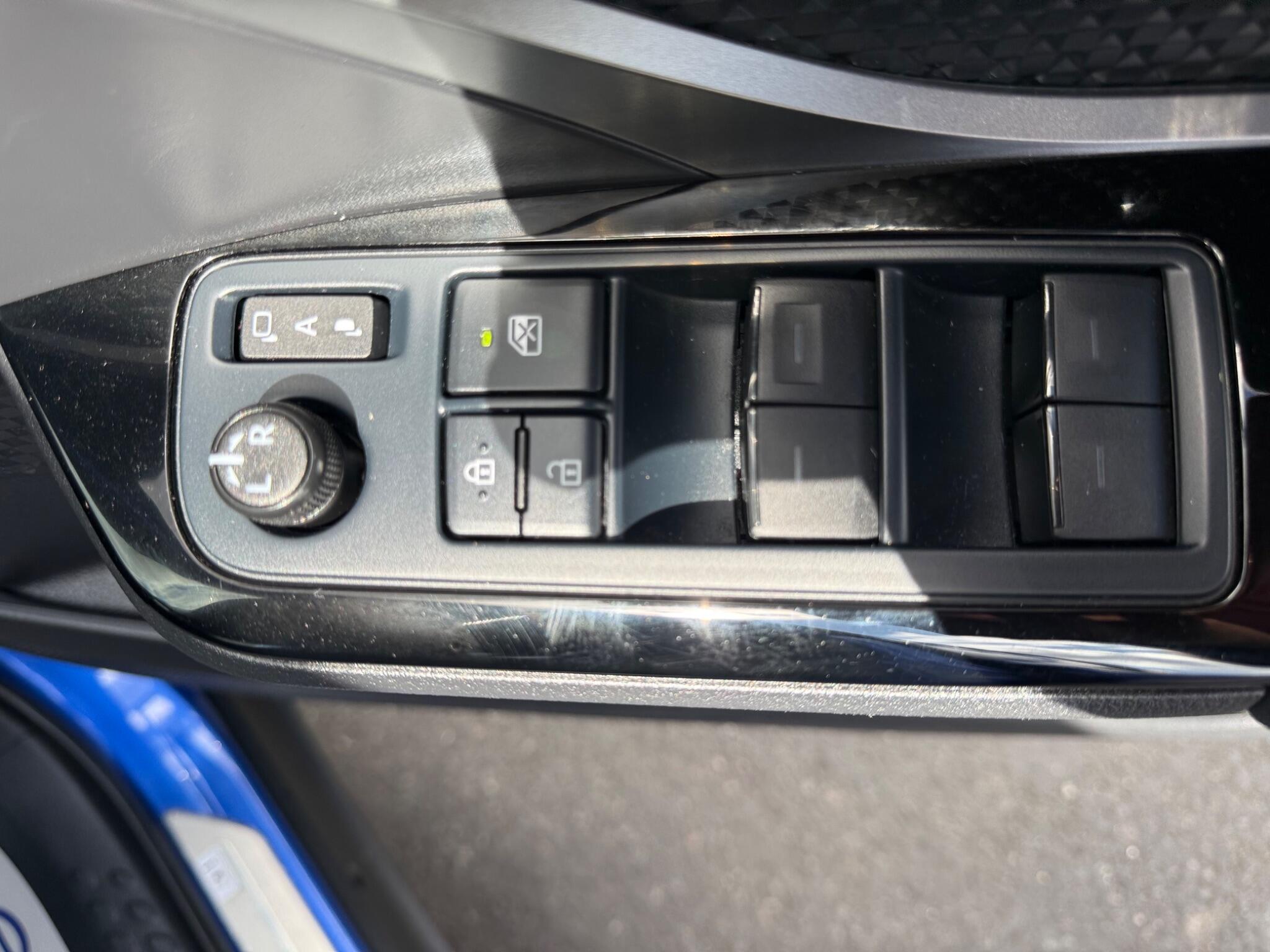 Toyota C-HR view 30