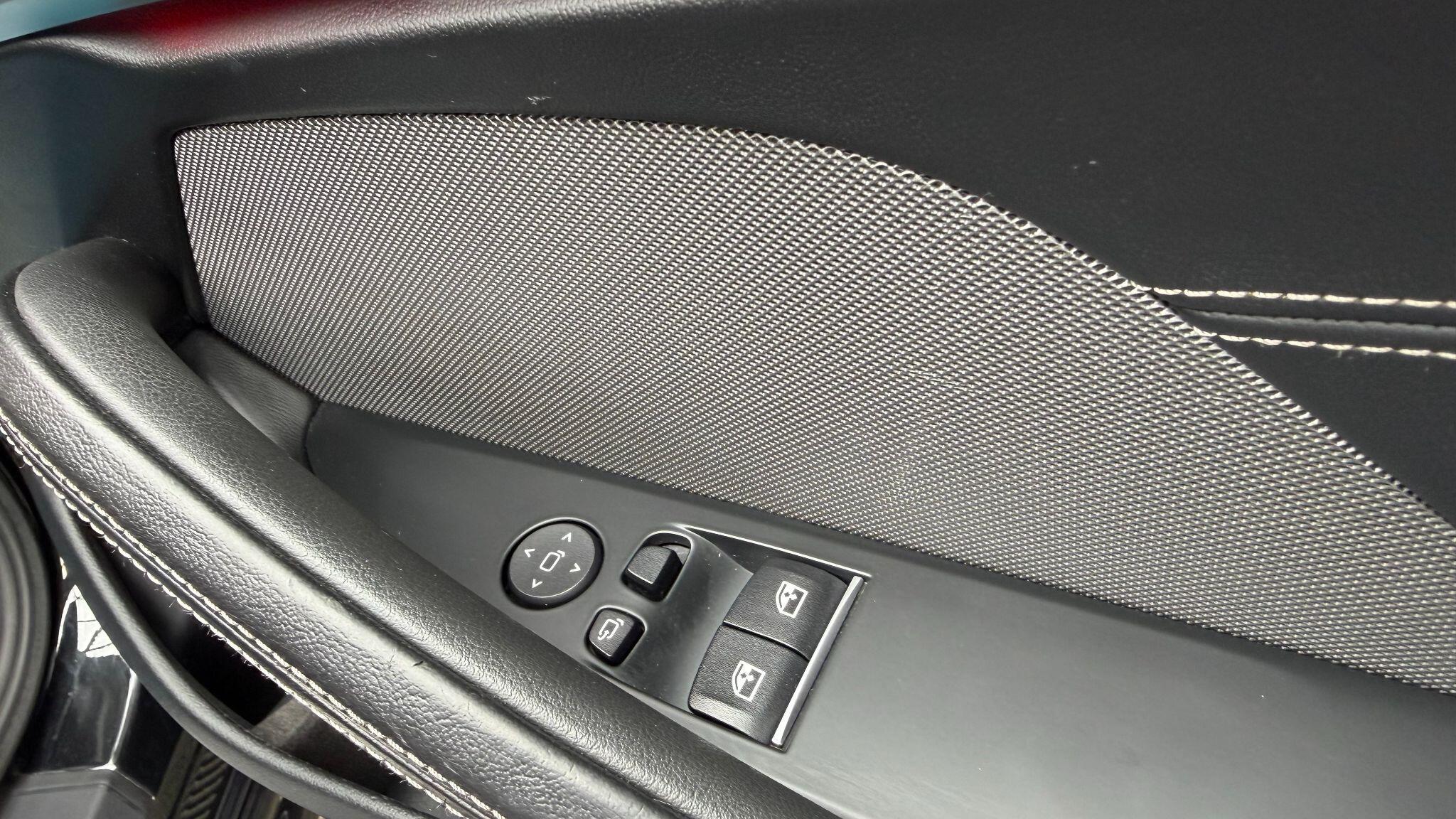 BMW 8 Series view 15