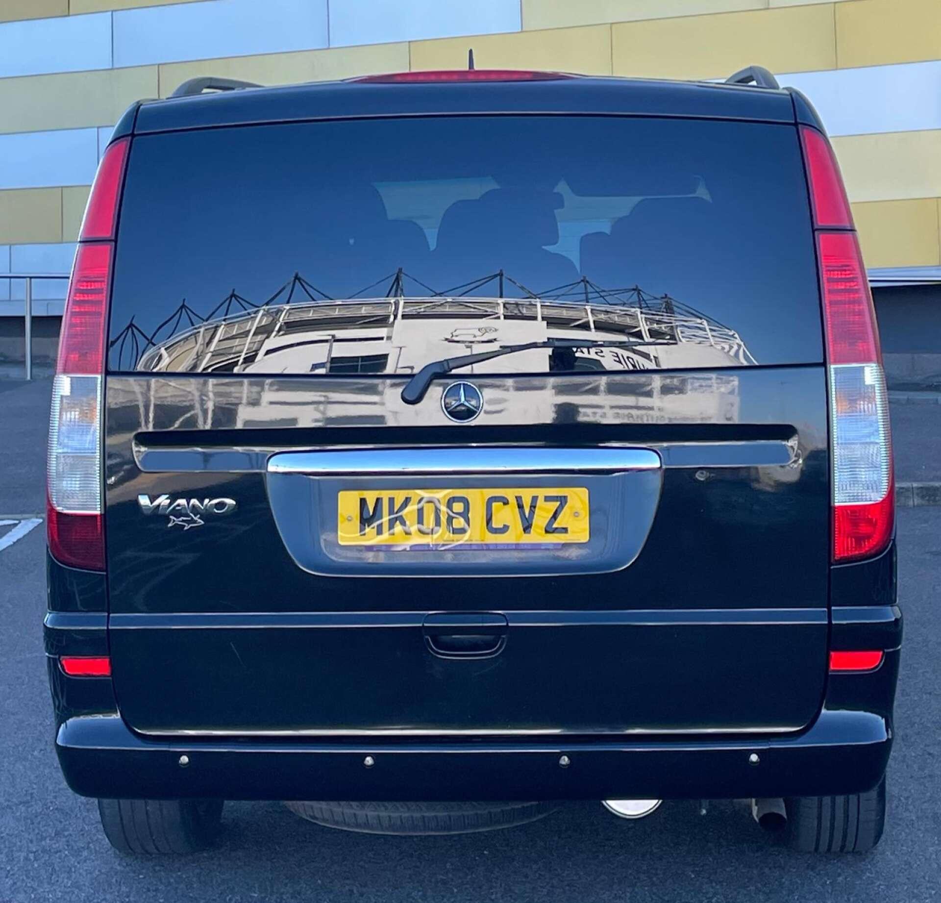 Mercedes-Benz Viano view 38