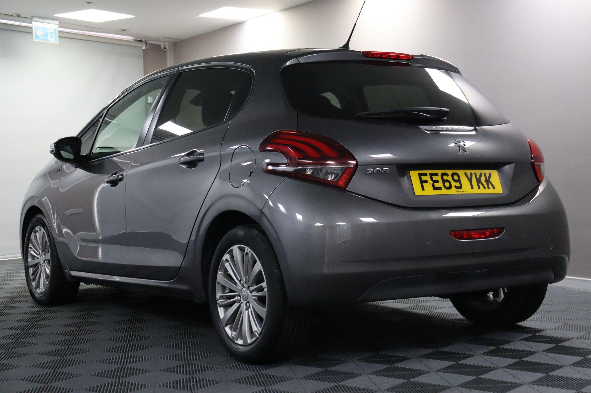 Peugeot 208 view 22