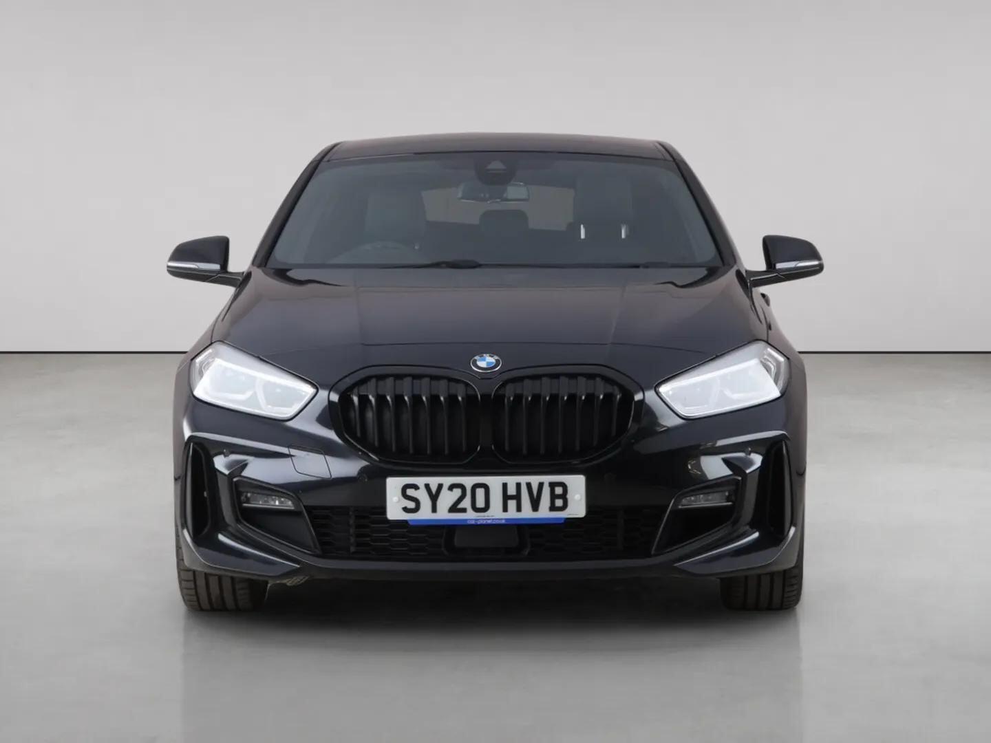 BMW 1 Series view 5