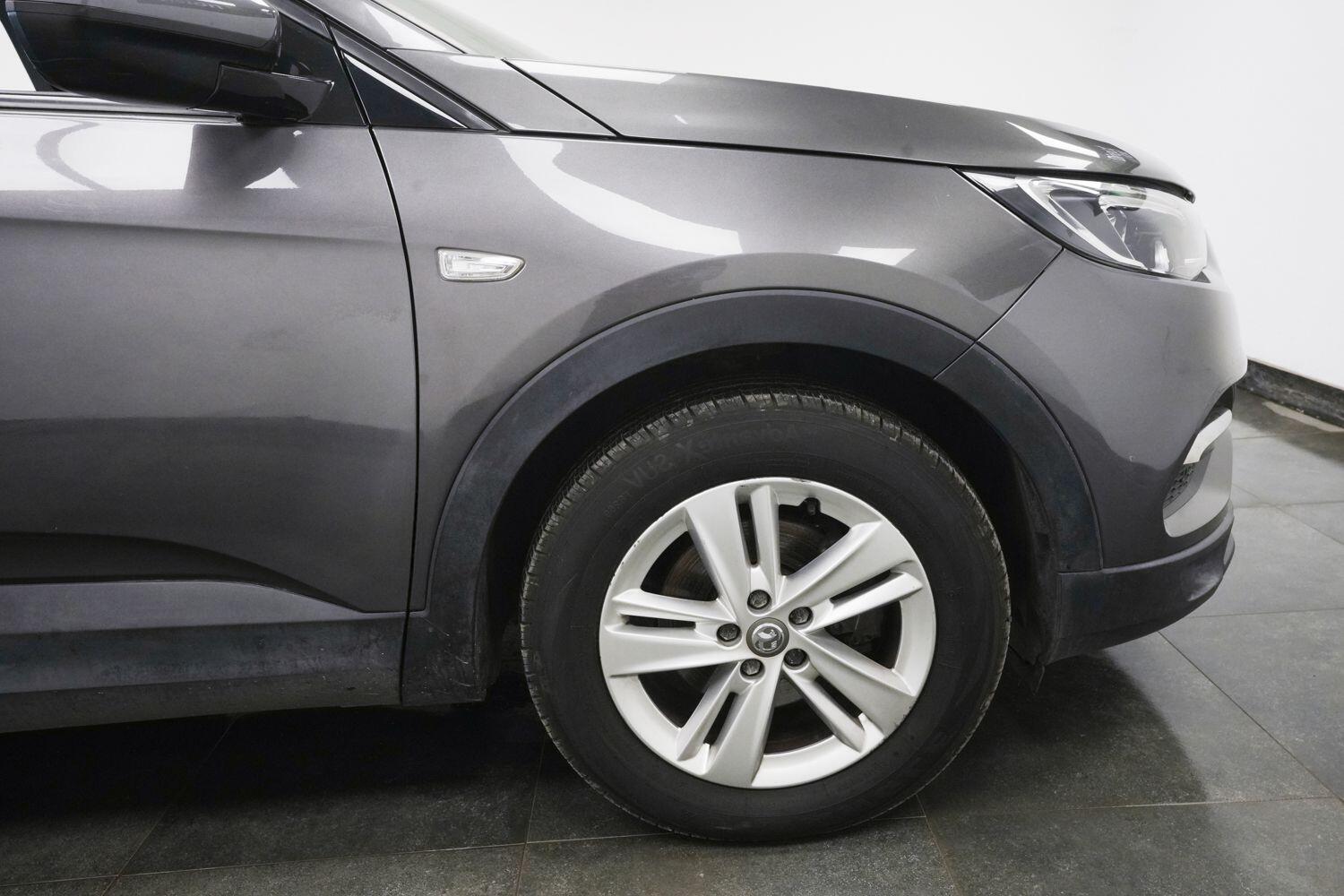 Vauxhall Grandland X view 4