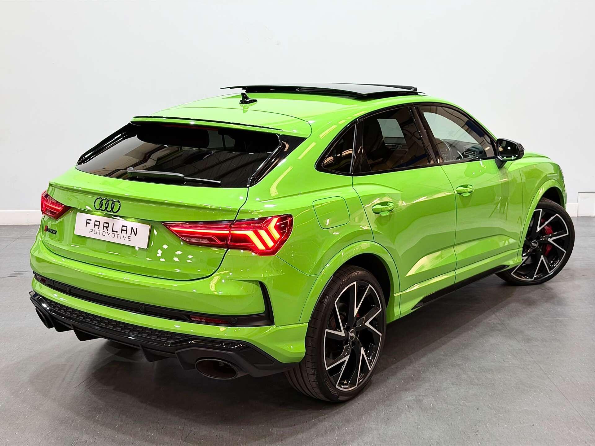 Audi RS Q3 view 25