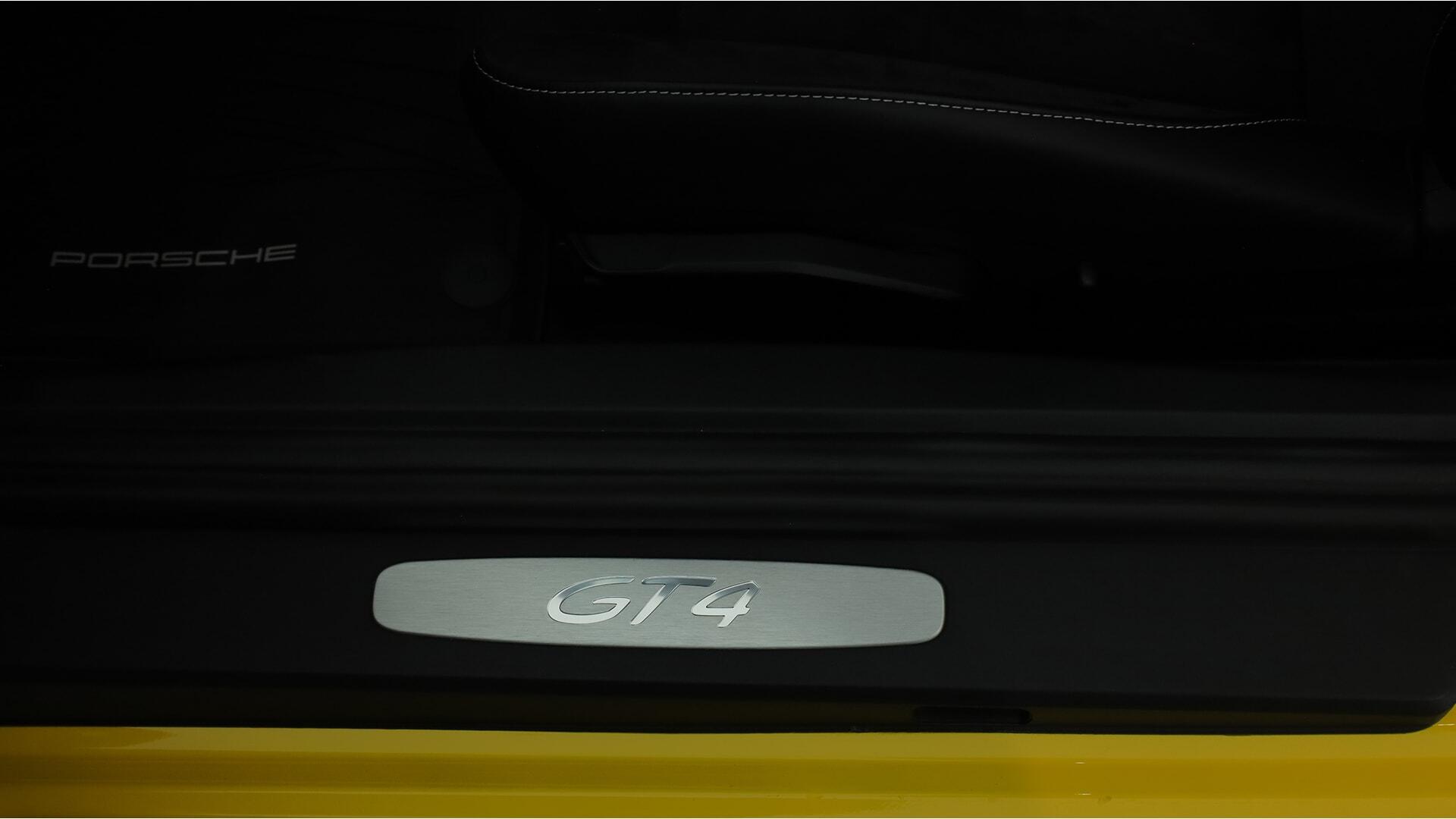 Porsche Cayman view 28