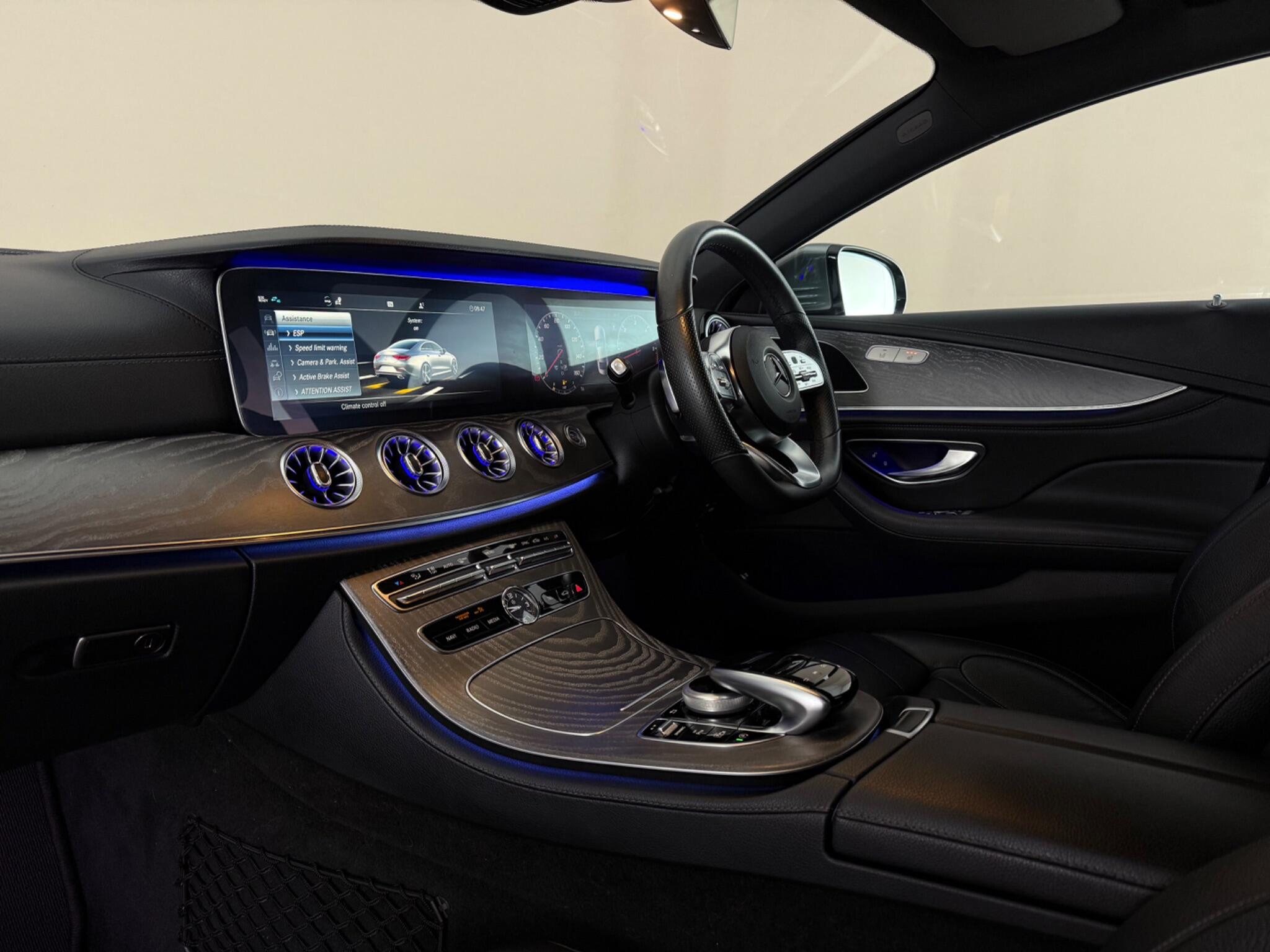 Mercedes-Benz CLS view 3