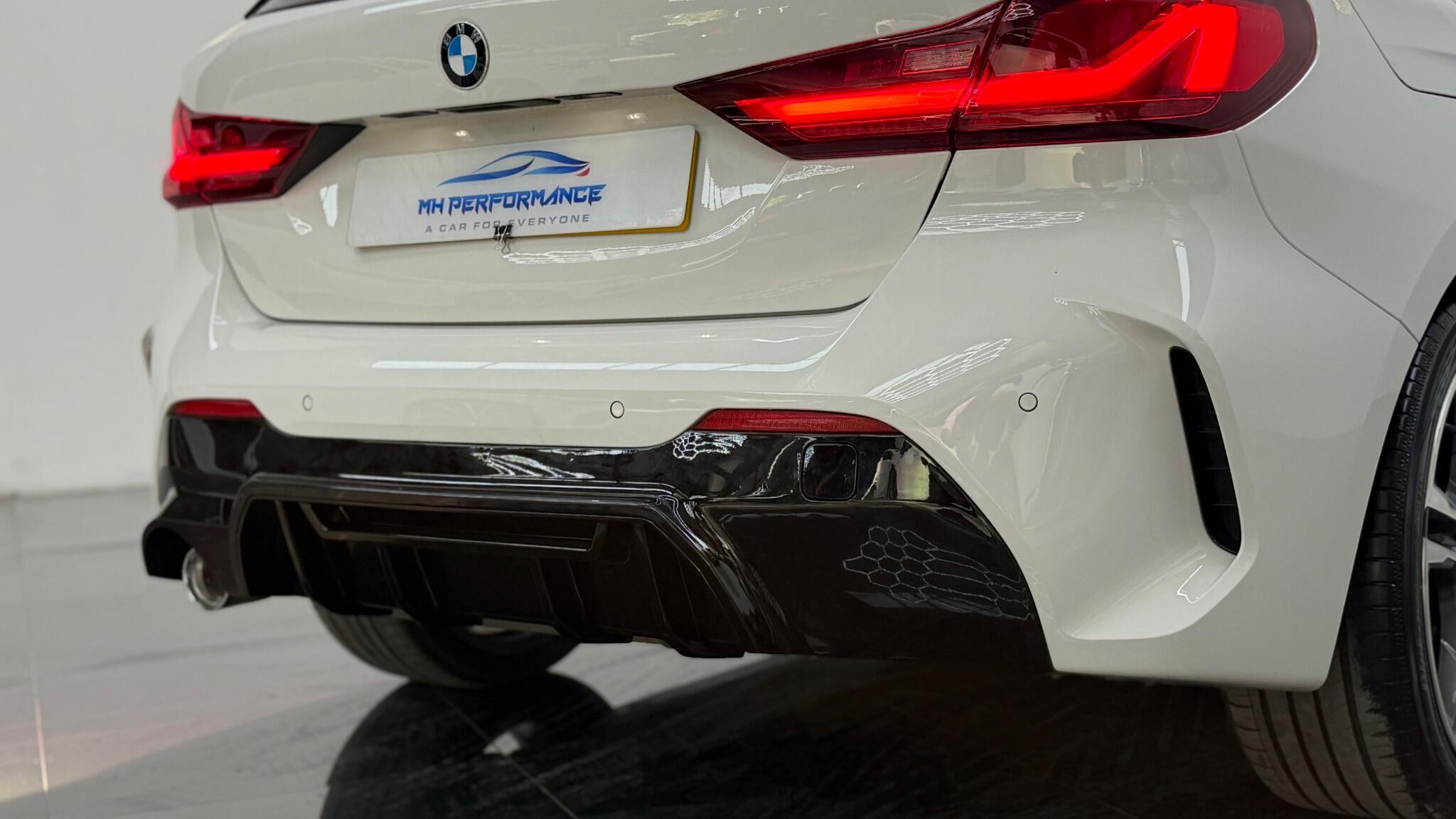 BMW 1 Series view 32