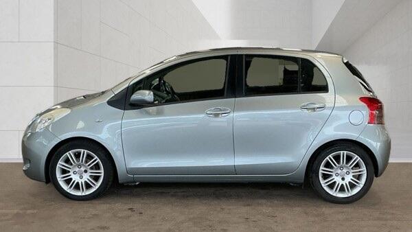 Toyota Yaris view 6