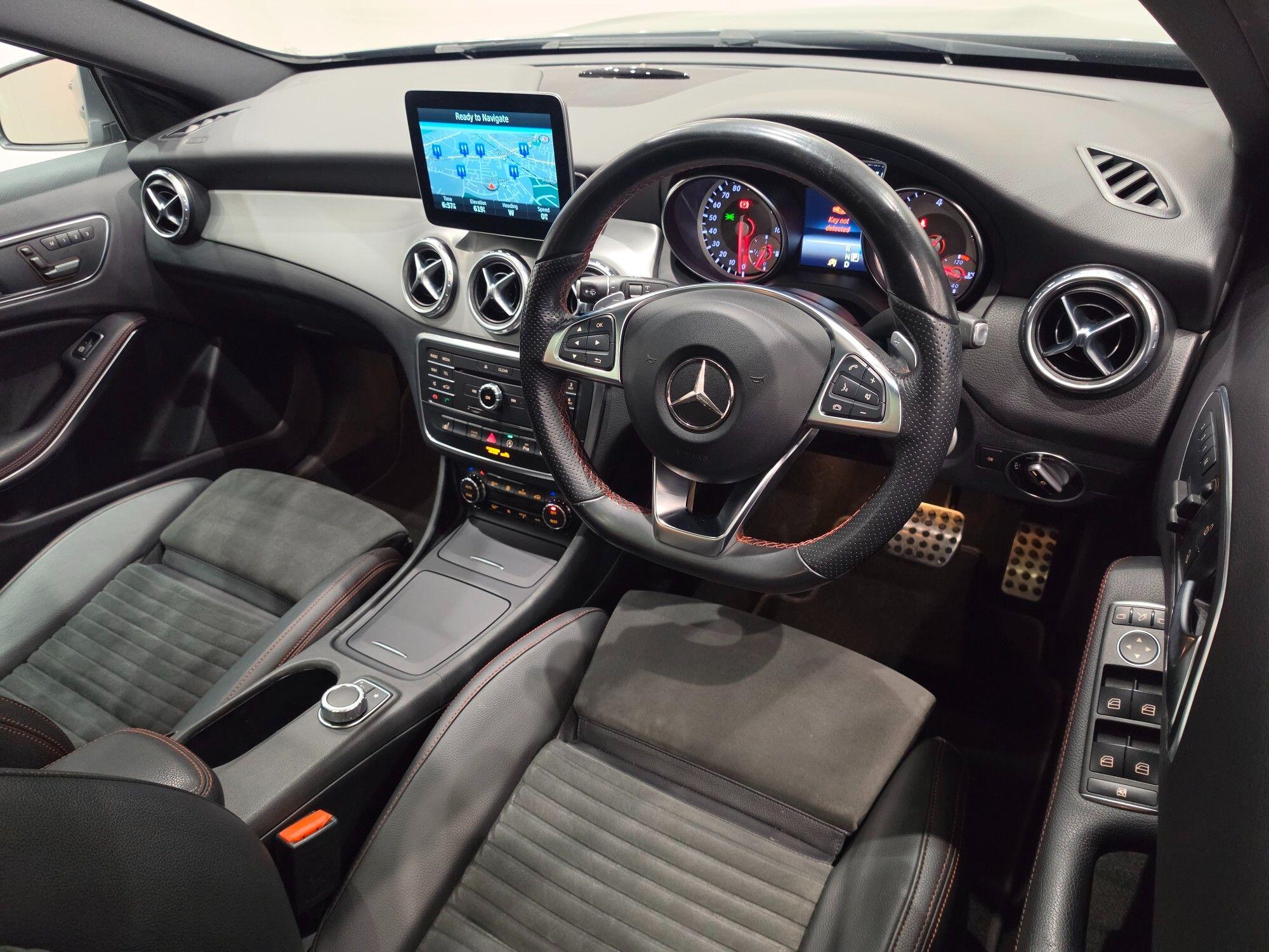 Mercedes-Benz GLA view 30