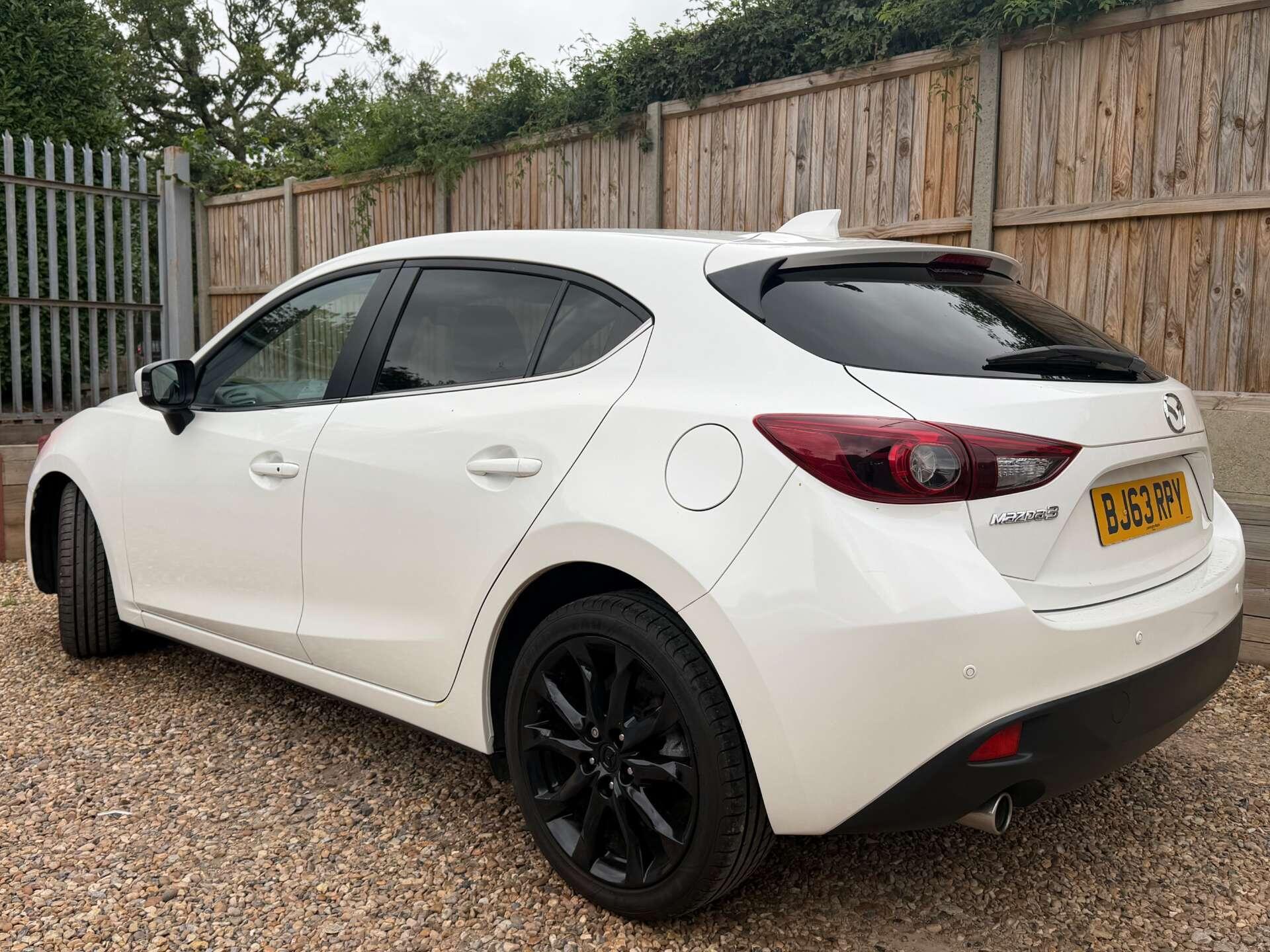 Mazda Mazda3 view 8