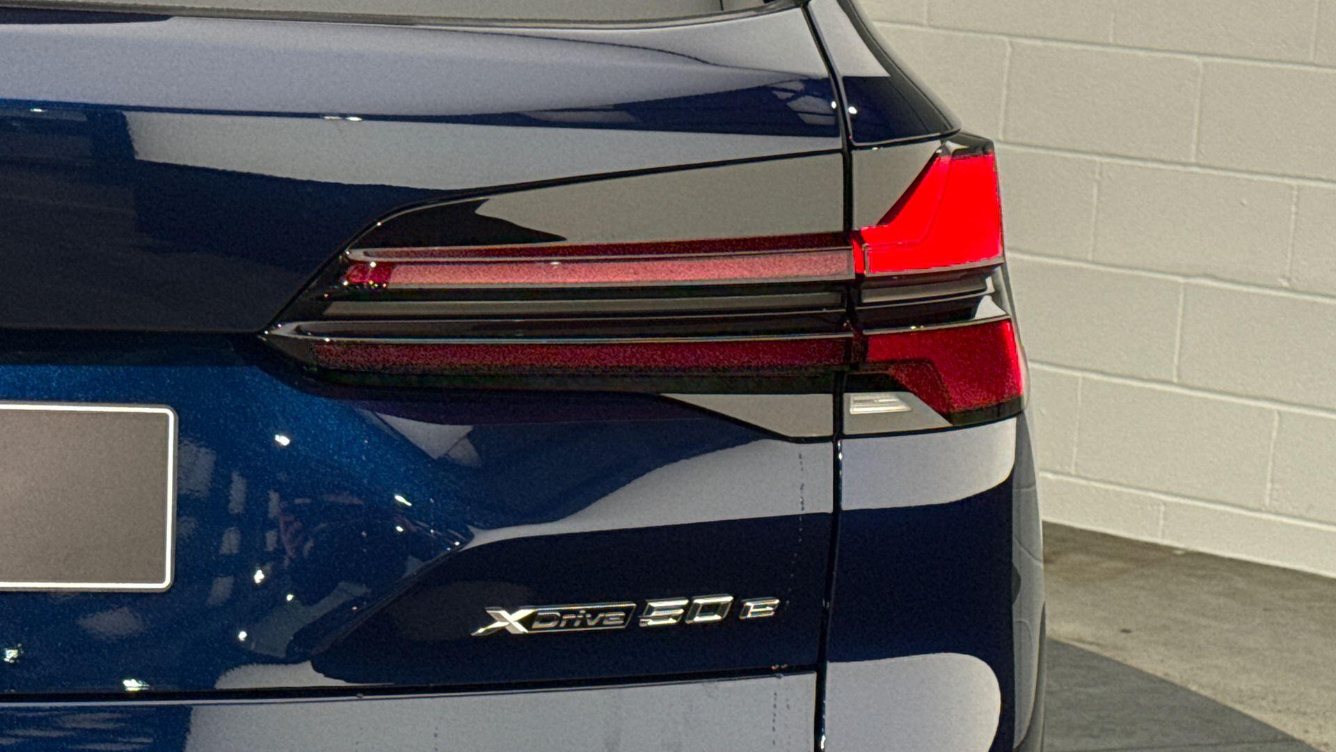 BMW X5 view 22