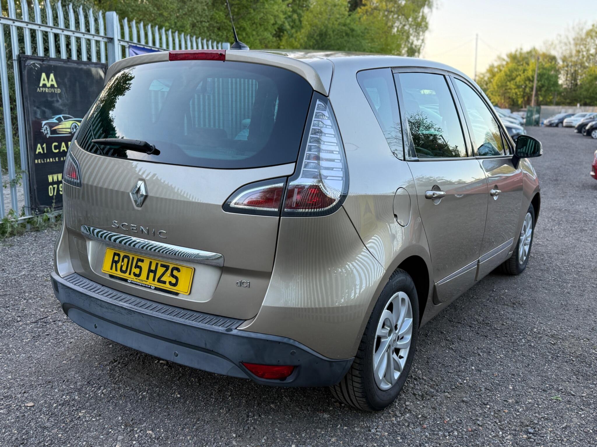 2015 Renault Scenic image 14