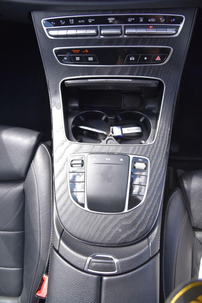 Mercedes-Benz E Class view 37