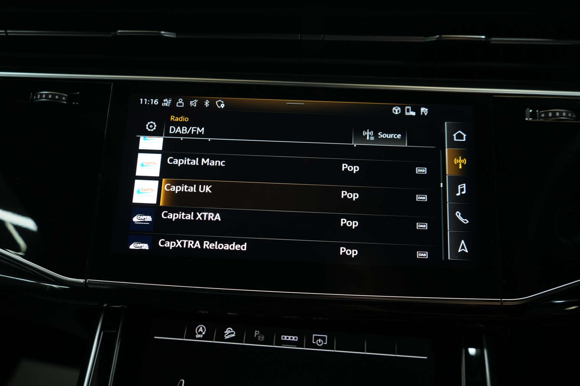 Audi Q8 view 34