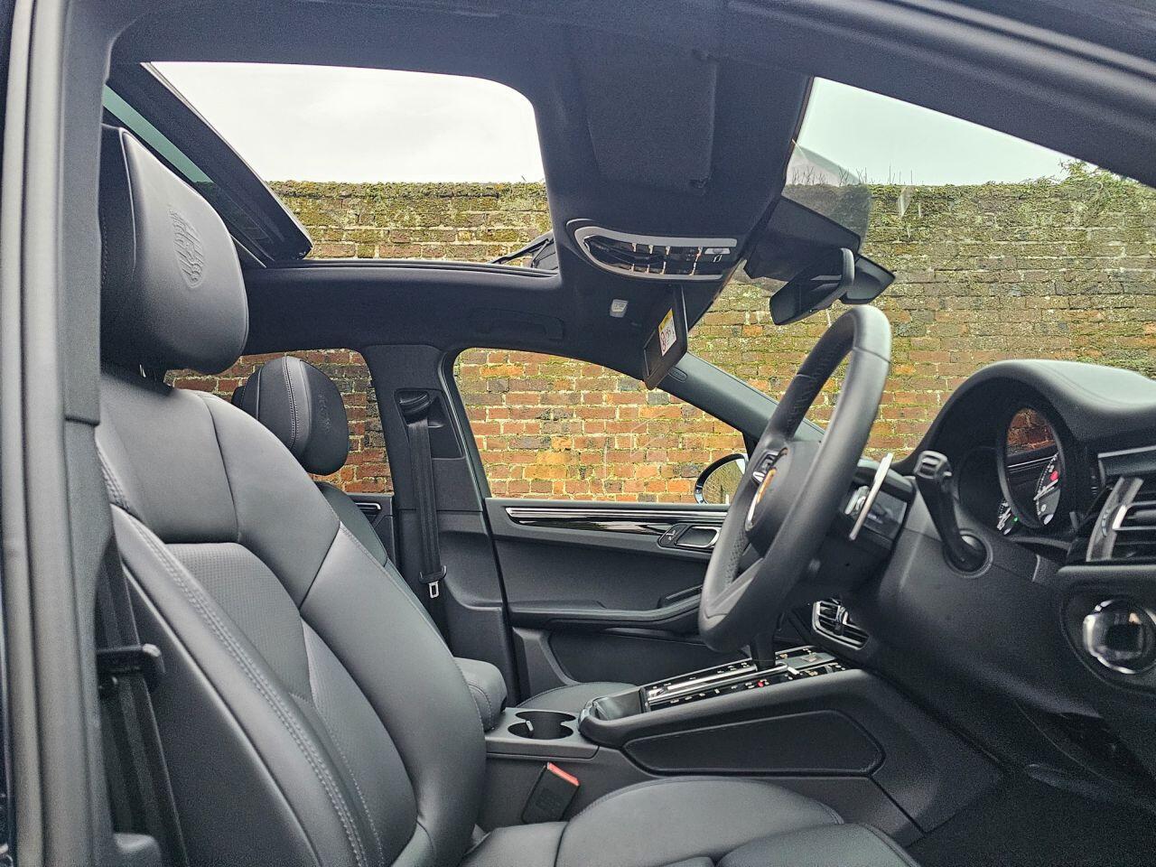 Porsche Macan view 5