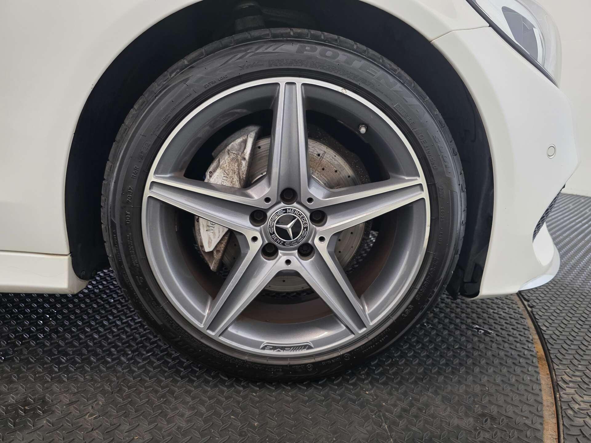 Mercedes-Benz C-Class view 47